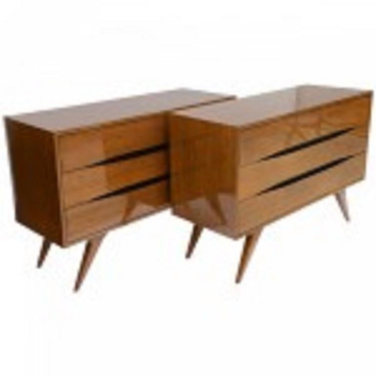 Feines Paar italienische Mid-Century-Modern-Kommoden mit drei Schubladen, Campo (Italienisch) im Angebot