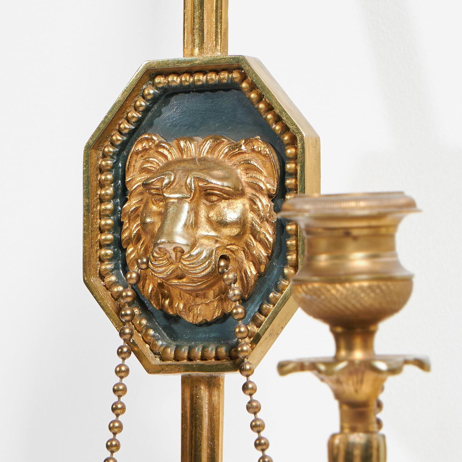 Paire de lampes ou d'appliques italiennes en bronze doré de style Empire français Bon état - En vente à Benington, Herts