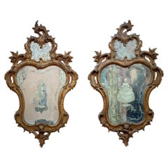 Paire de miroirs italiens de style rococo gravés avec silhouettes