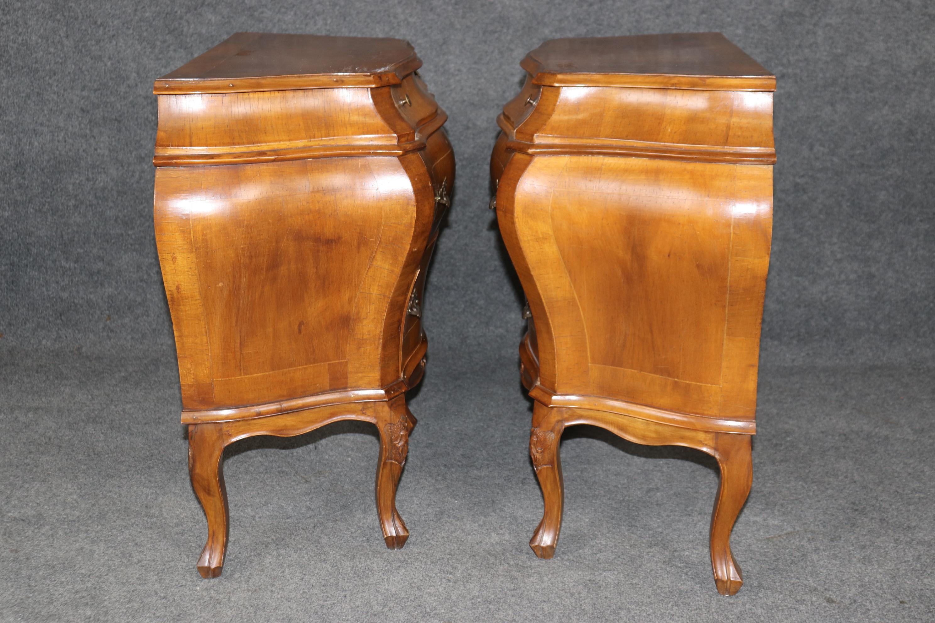 Brass Fine Pair of Italian Venetian Olivewood Bombe Form Louis XV Style Nightstands