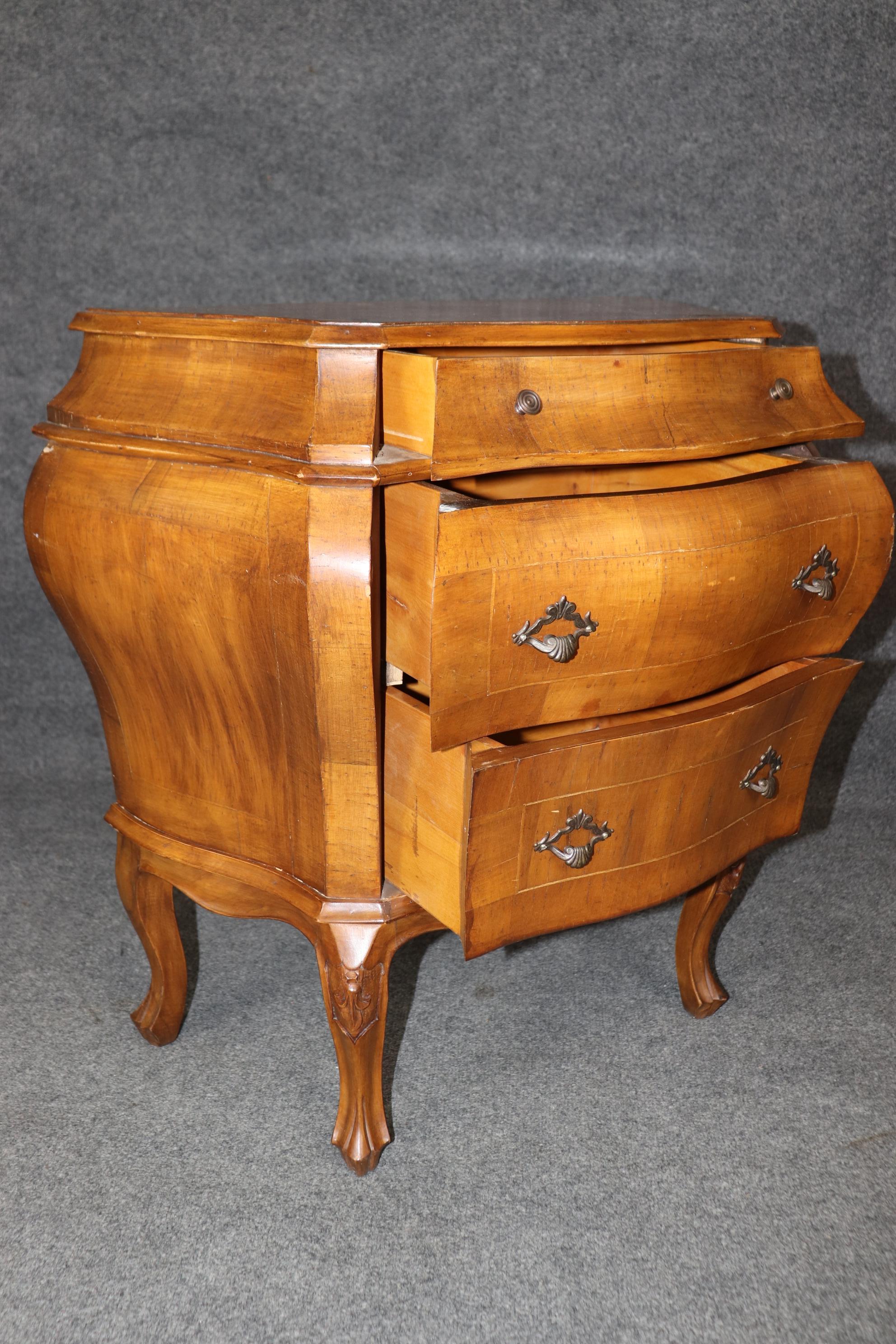 Fine Pair of Italian Venetian Olivewood Bombe Form Louis XV Style Nightstands 2