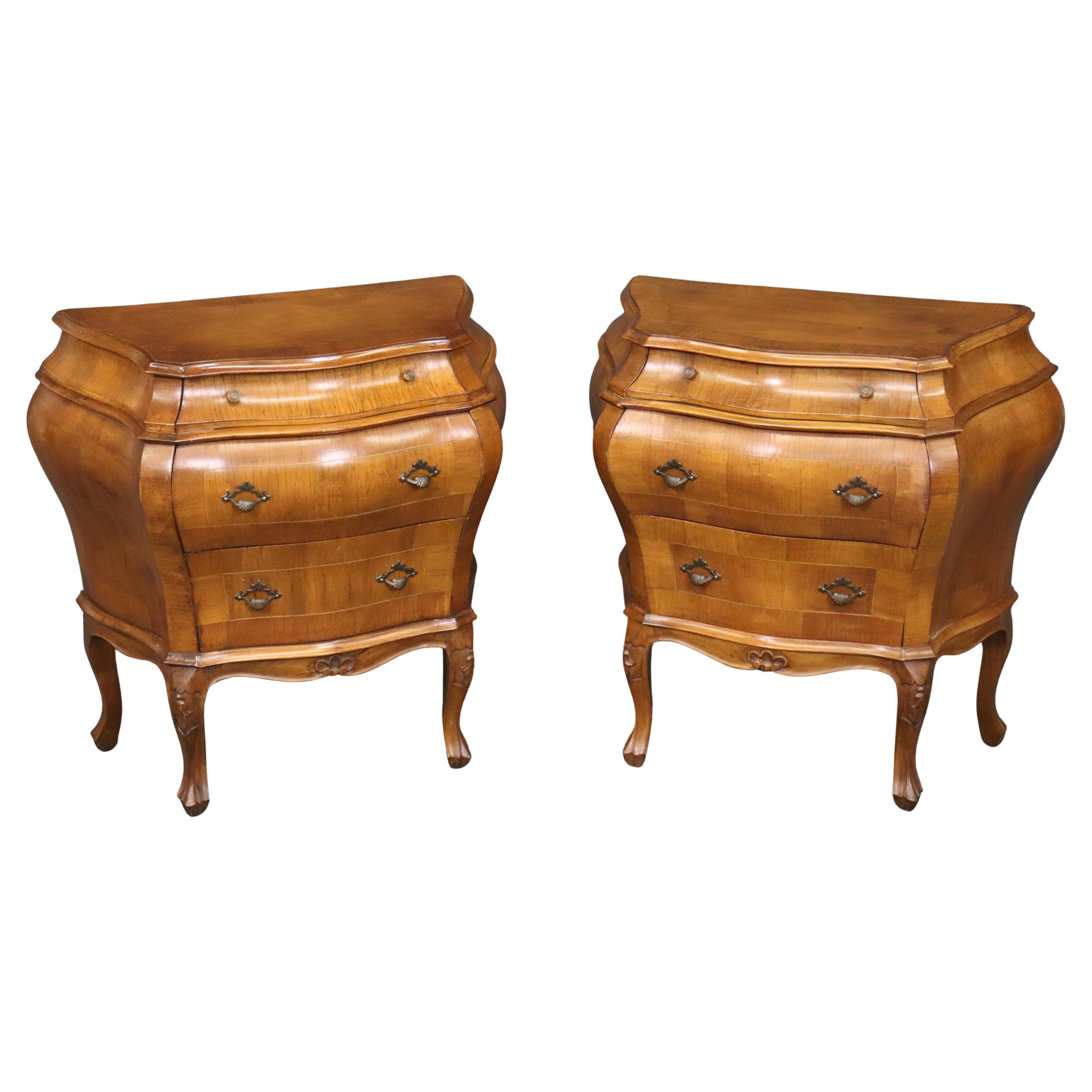 Fine Pair of Italian Venetian Olivewood Bombe Form Louis XV Style Nightstands