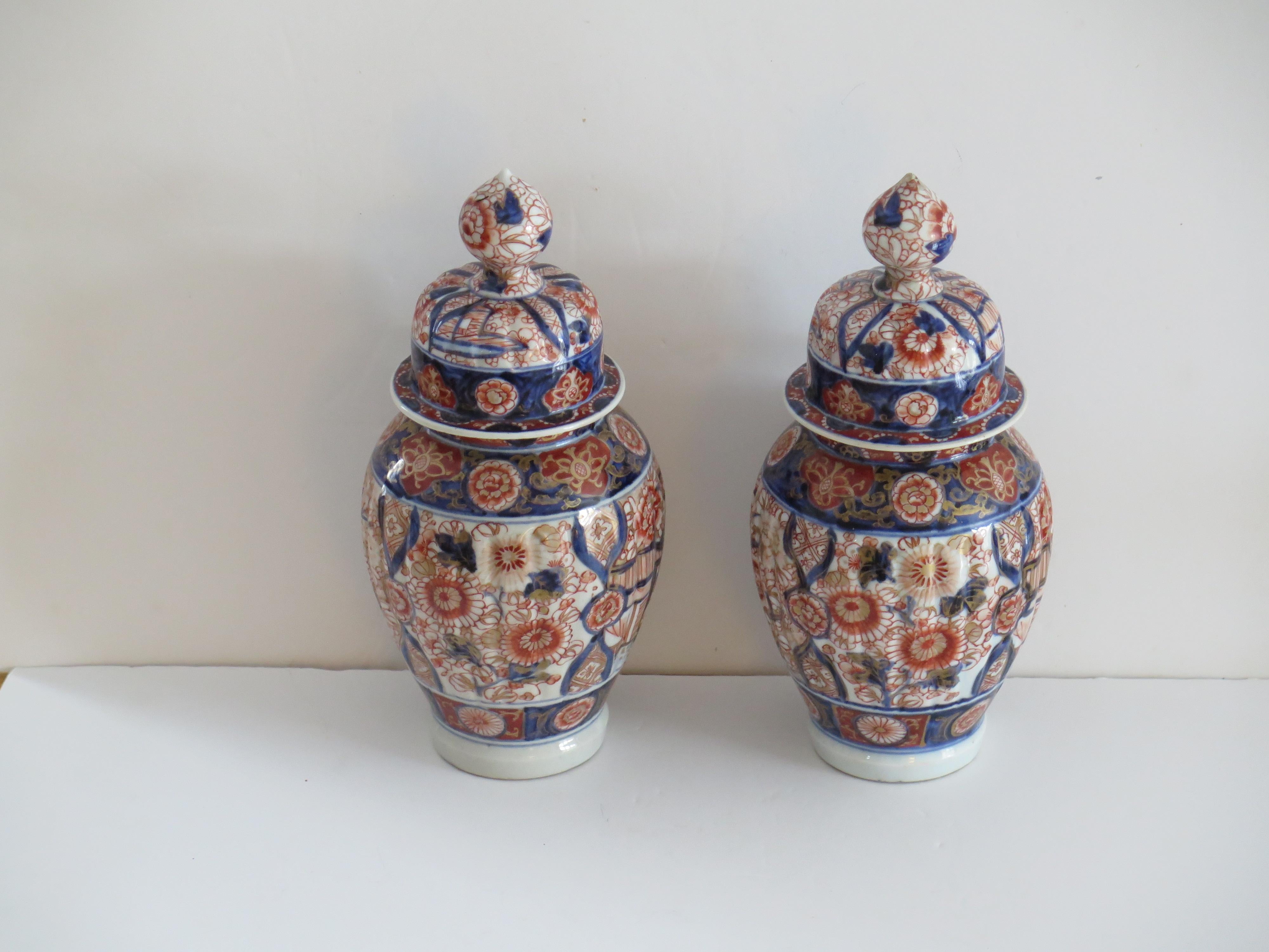 Hand-Painted Pair Japanese Porcelain Lidded Vases Imari Hand Painted, Edo Period circa 1830 For Sale