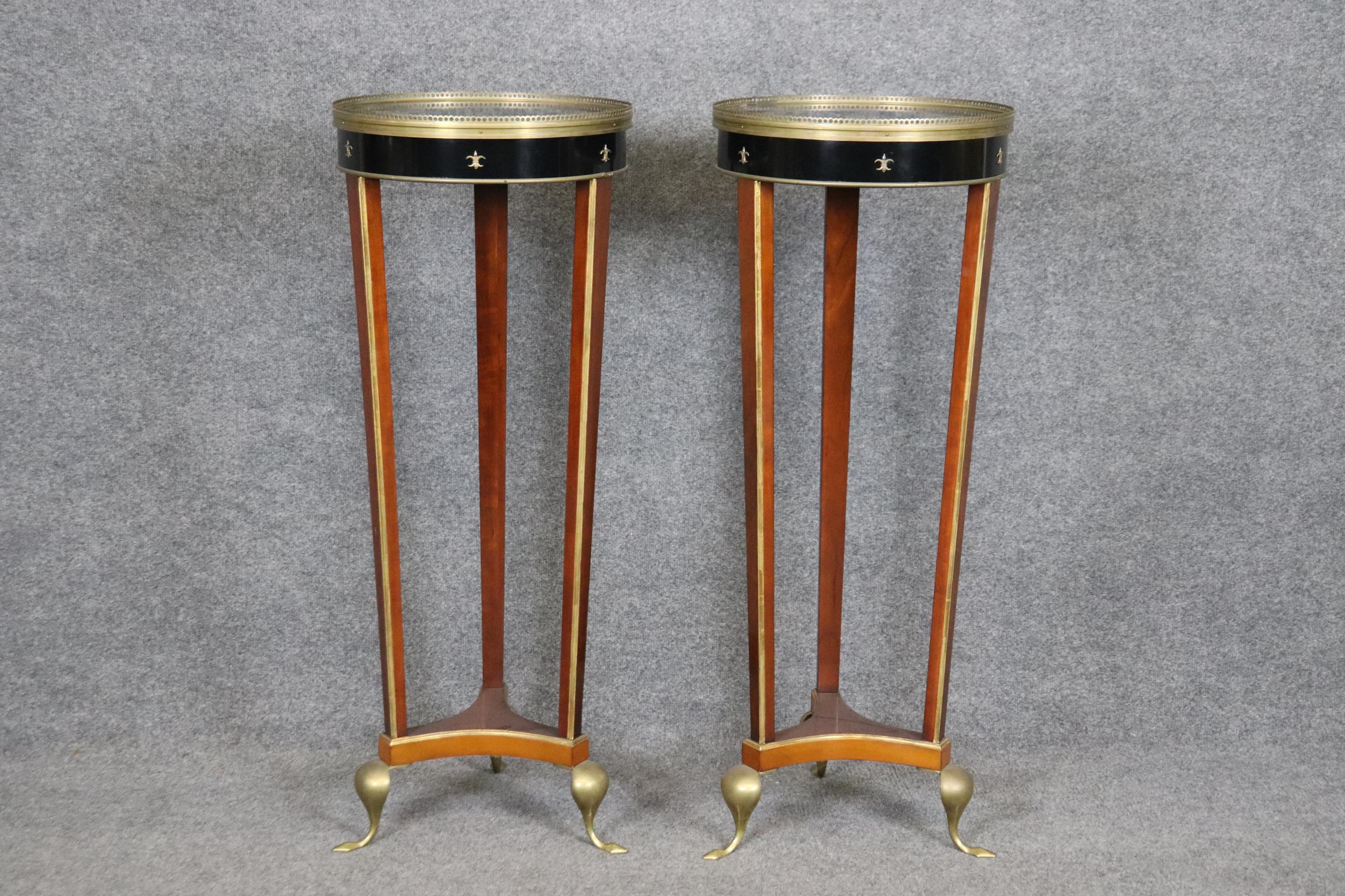 Contemporary Fine Pair of John Widdicomb Brass and Faux Marble Painted French Empire Stands For Sale