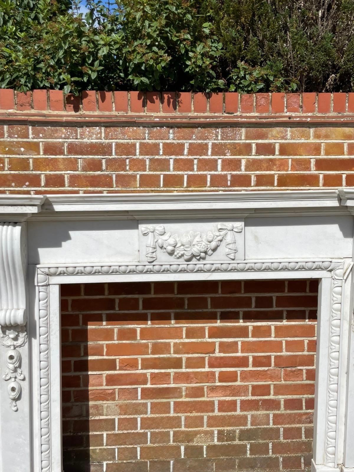 20th Century Fine Pair of Large Antique Edwardian Quality Carved White Marble Fireplaces For Sale