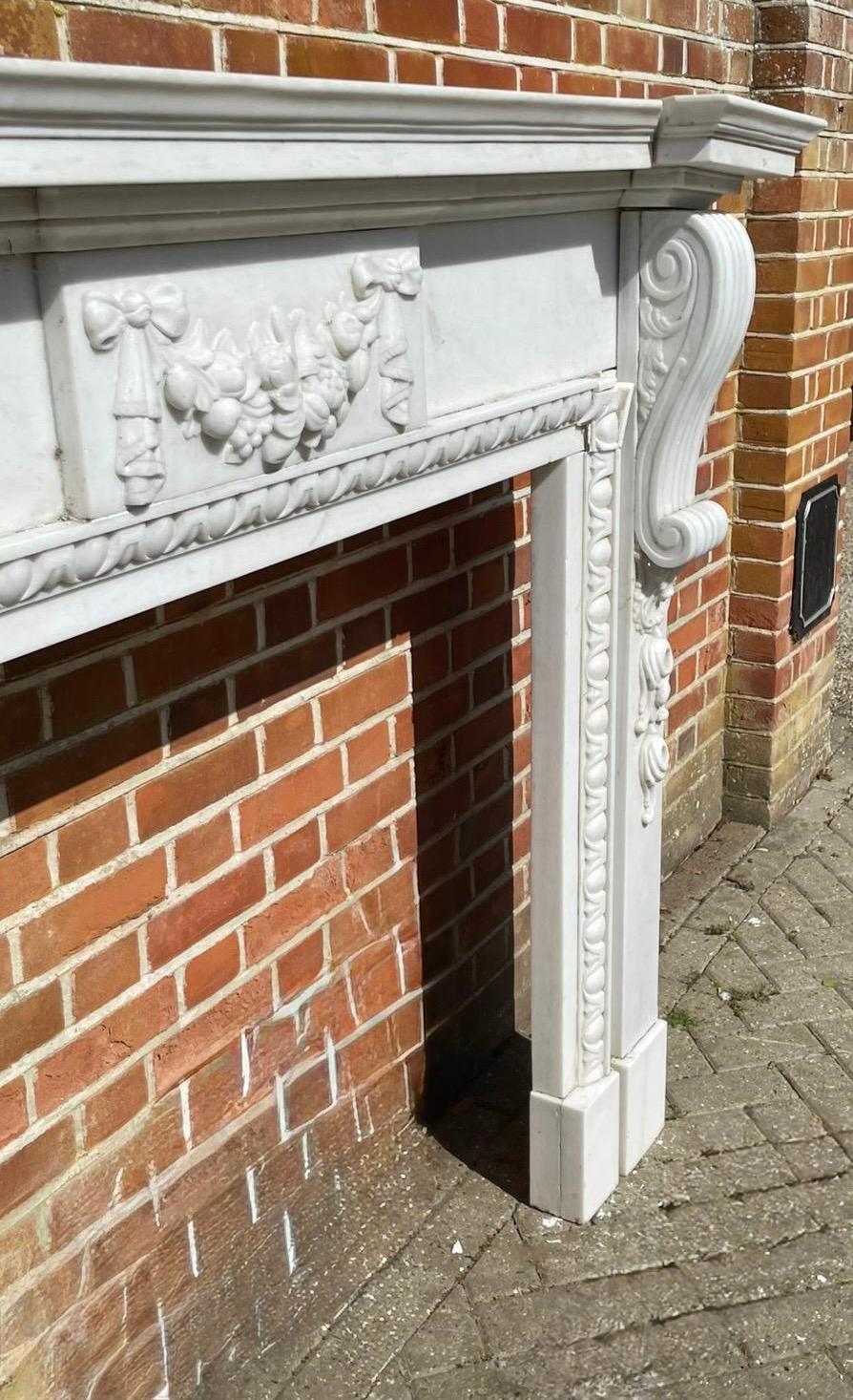 Fine Pair of Large Antique Edwardian Quality Carved White Marble Fireplaces For Sale 1