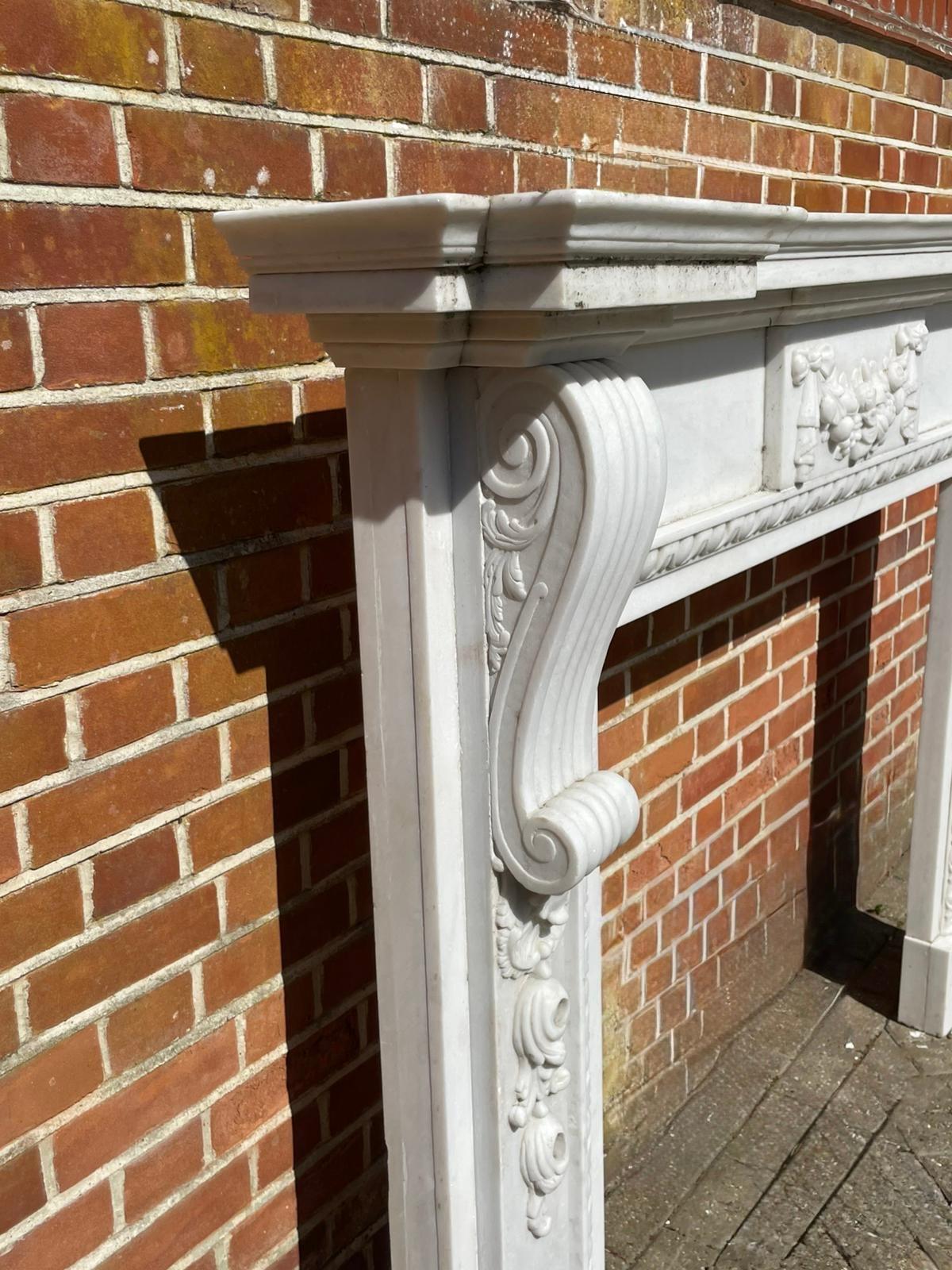 Fine Pair of Large Antique Edwardian Quality Carved White Marble Fireplaces For Sale 2