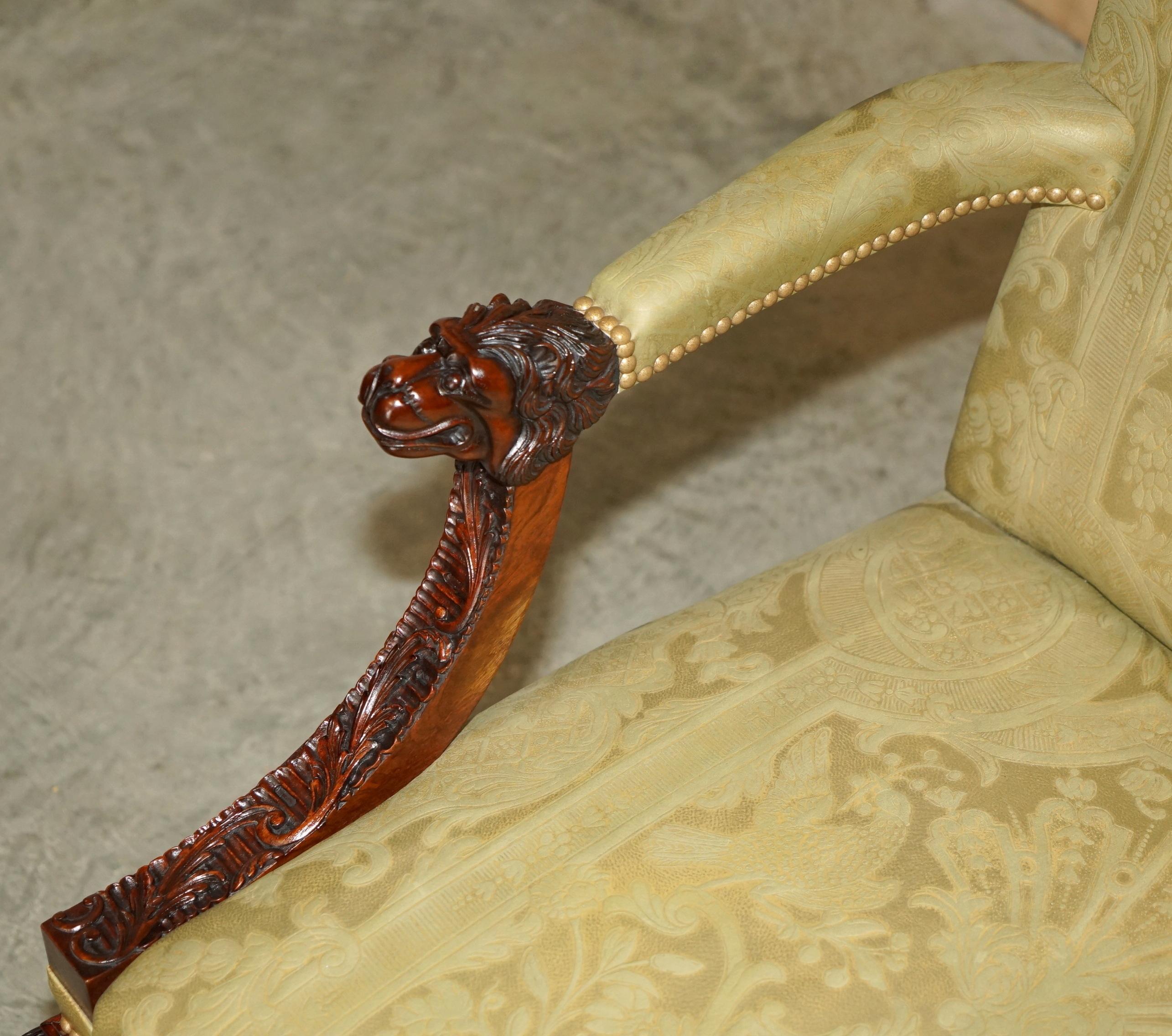 FINE PAiR OF LARGE CARved GAINSBOROUGH ARMCHAIRS AFTER GILES GRENDEY 1693-1780 im Angebot 3