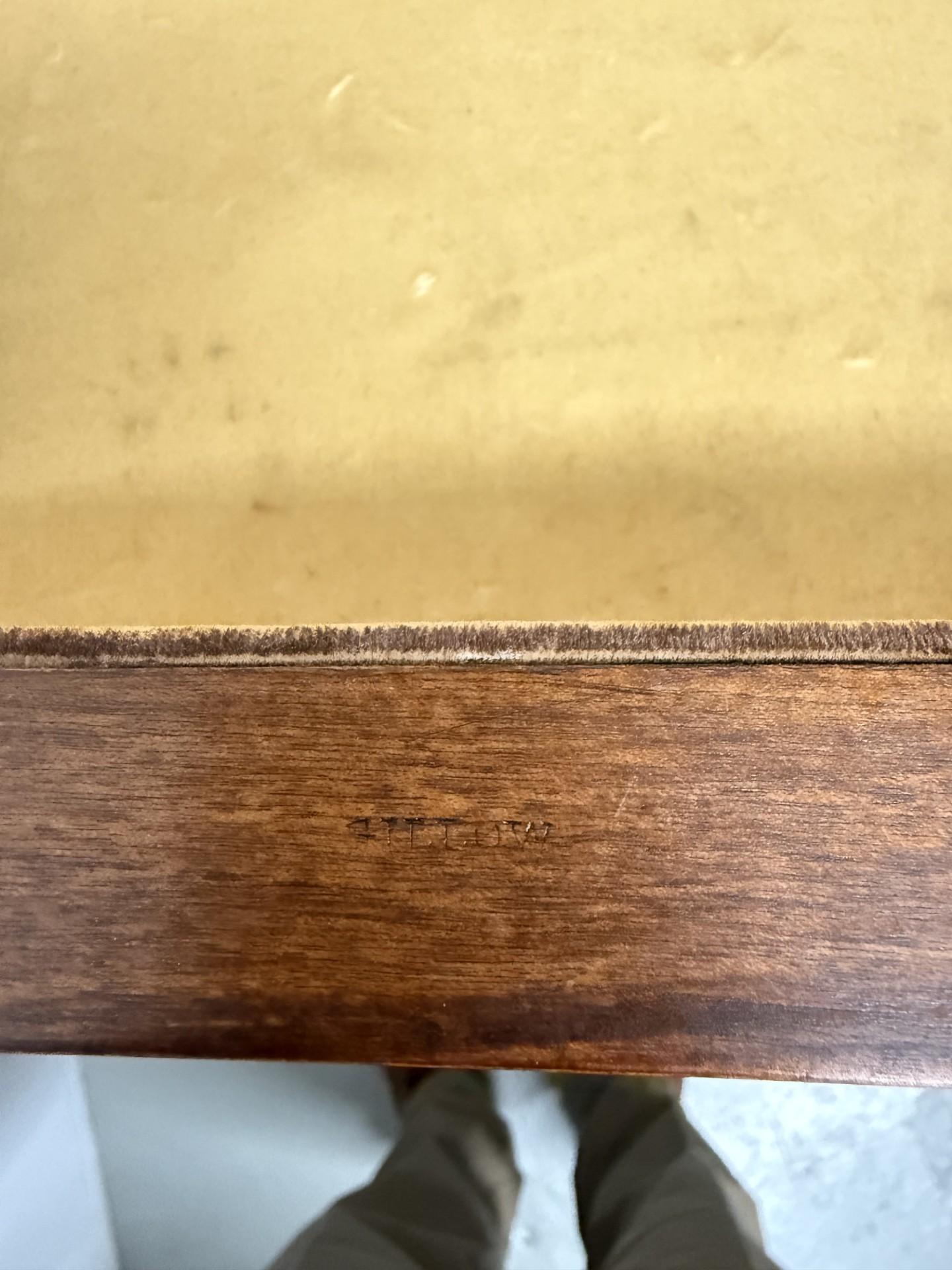 Porcellana Raffinata coppia di armadietti in bronzo e porcellana di Sevres della fine del XIX secolo di Gillows in vendita