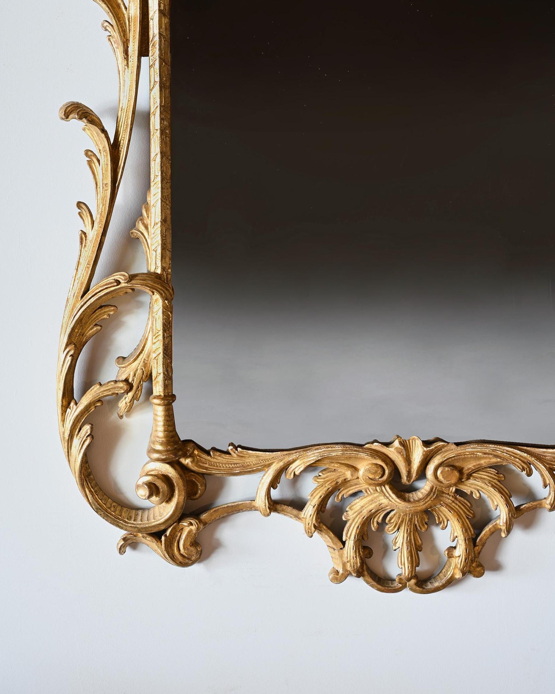 Paire de miroirs en bois doré de style rococo de la fin du XIXe siècle Bon état à Benington, Herts