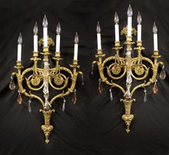 Paar vergoldete Bronze und französisches Kristall des späten 19. Jahrhunderts mit fünf Lichtern