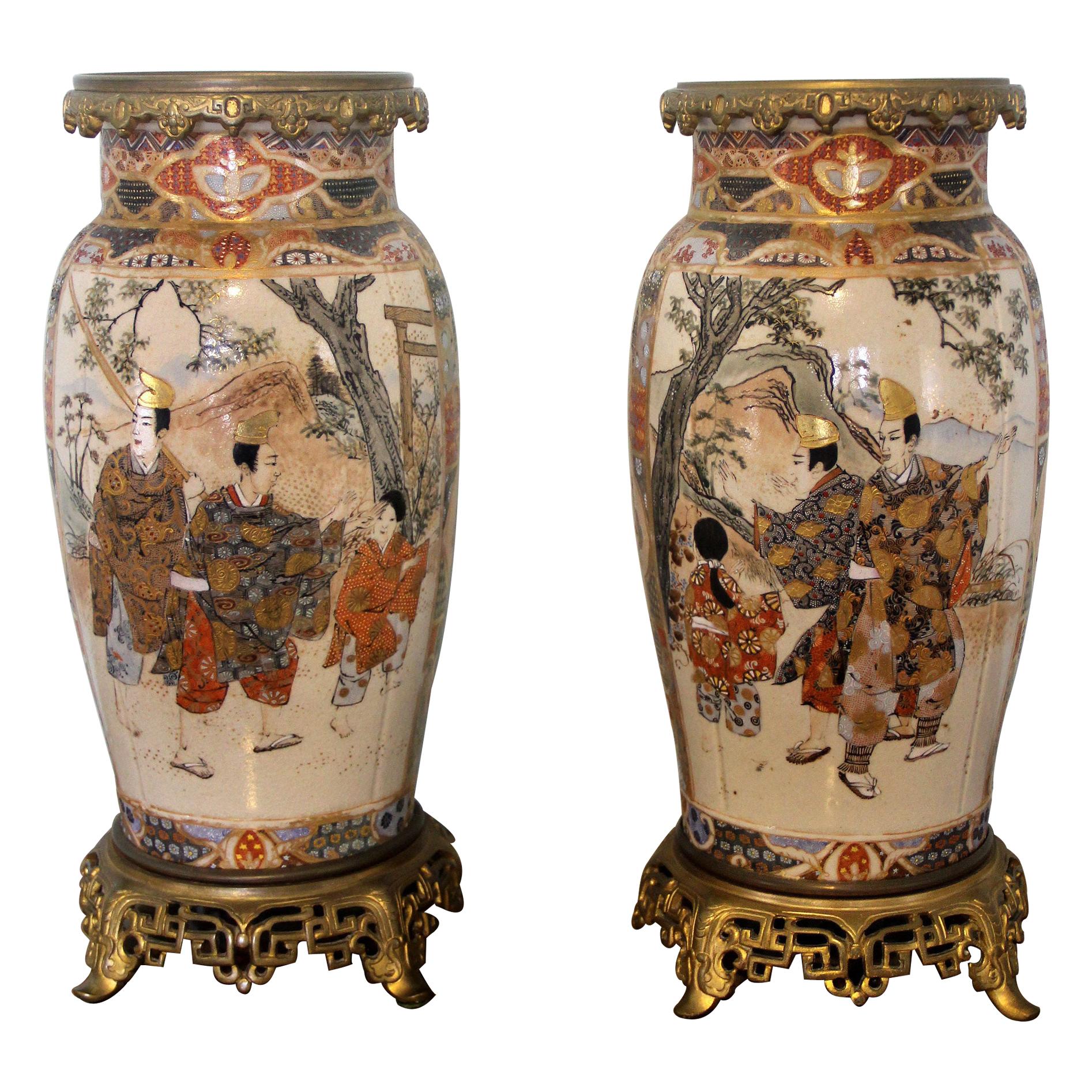 Paire de vases en bronze doré et en porcelaine japonaise Satsuma de la fin du XIXe siècle