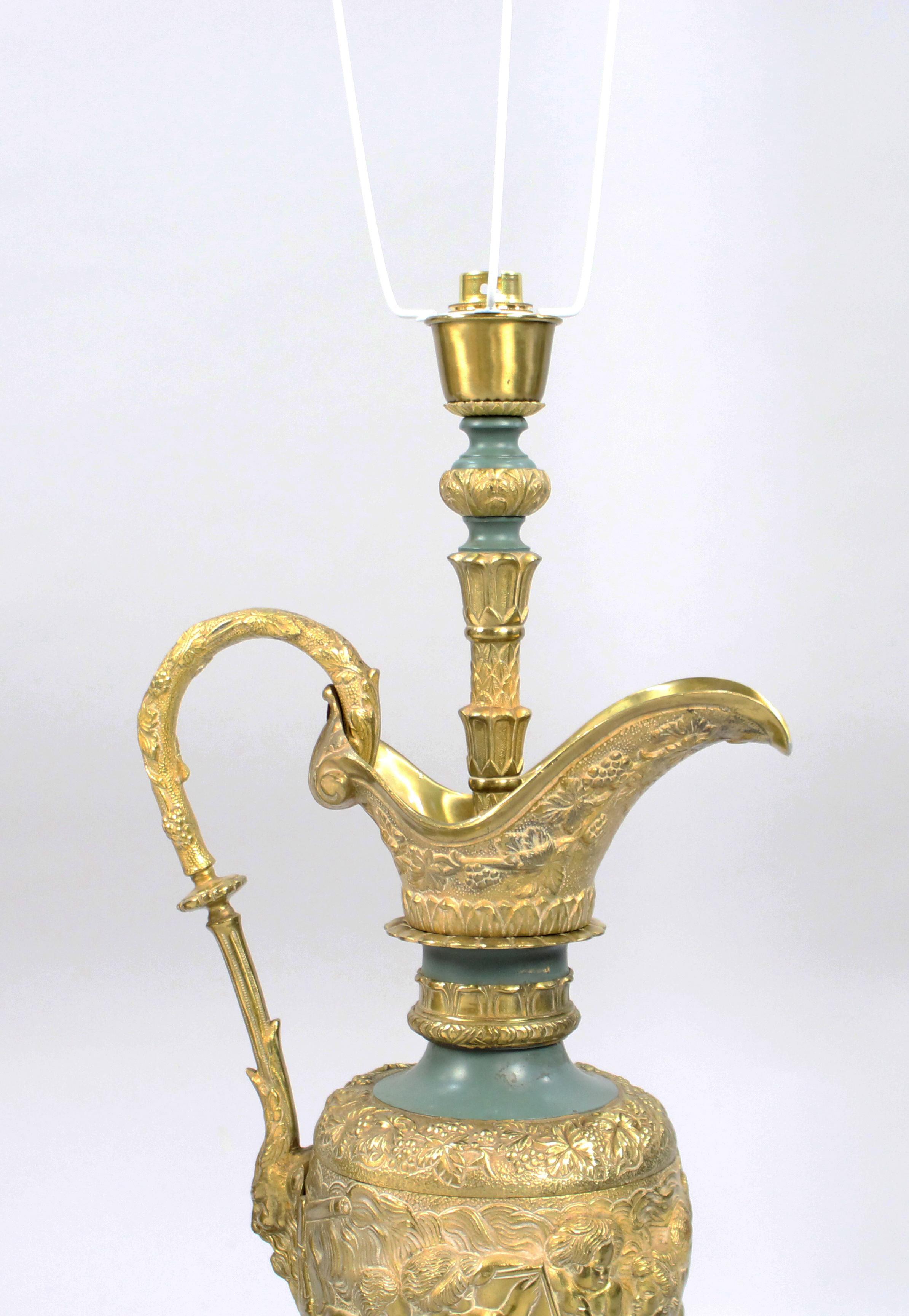 Feines Paar Ormolu-Tischlampen in Form einer Ewer aus dem späten 19. Jahrhundert, um 1890 (Goldbronze) im Angebot