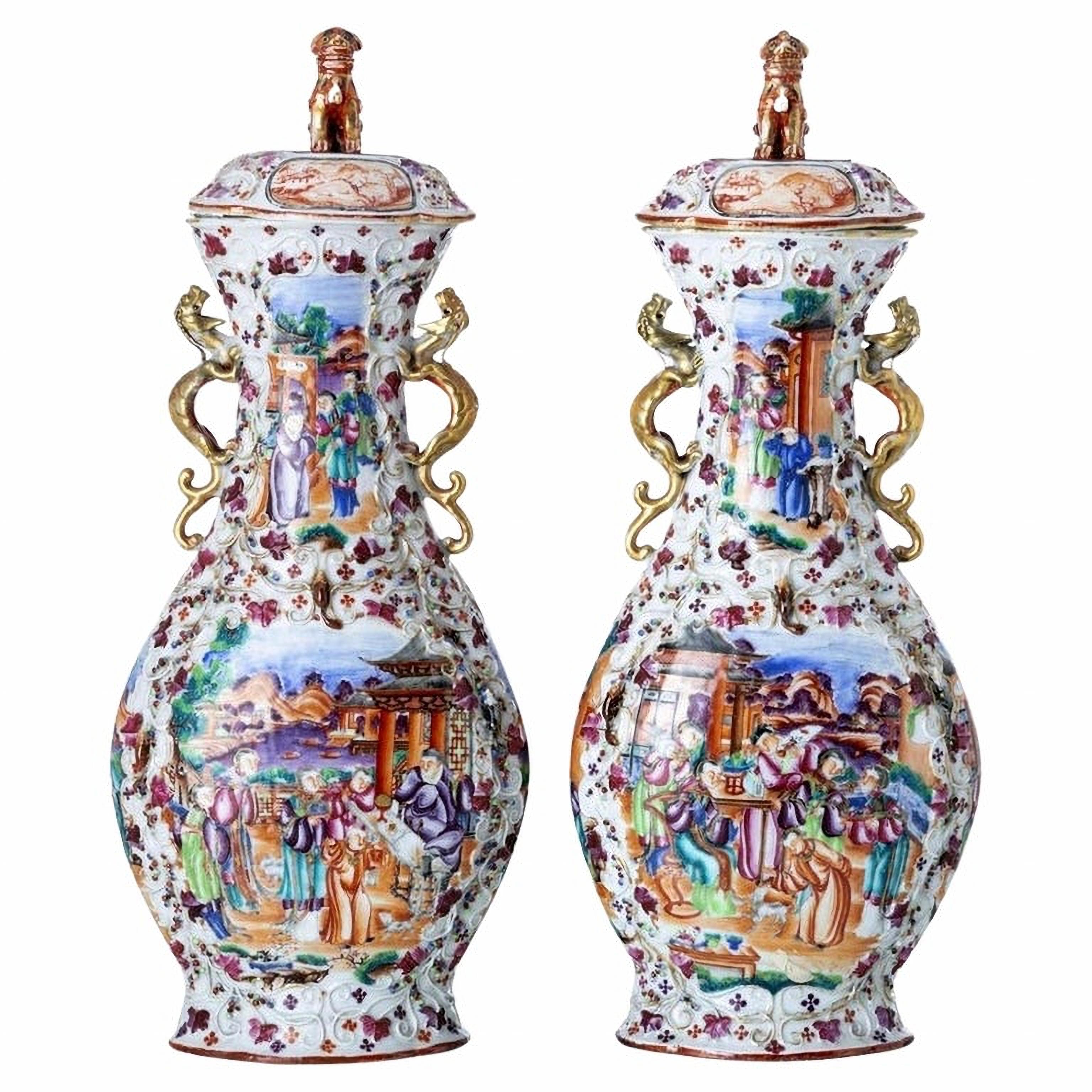 XVIIIe siècle et antérieur Paire de pots à couvercle en porcelaine de Chine, Qianlong Reig, 