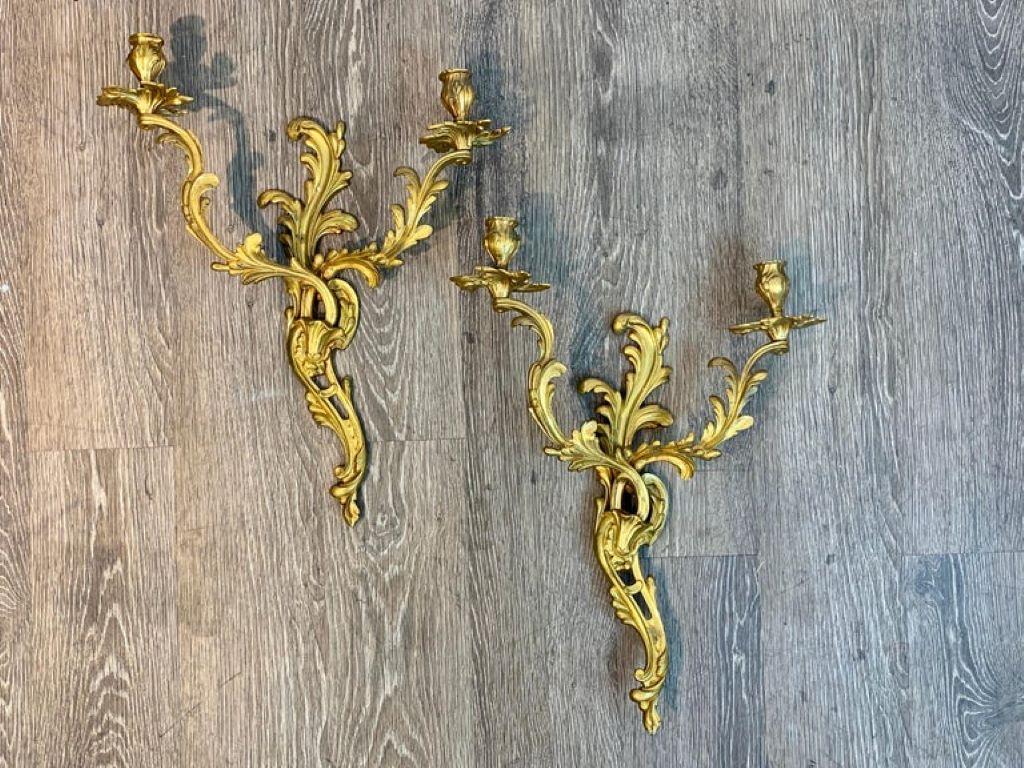 Fine Pair of Louis XVI Style Ormolu Wall Lights, Not Electrified
France, circa 1900s

This fine pair of Louis XVI-style ormolu wall lights is a stunning example of early 20th-century French craftsmanship, circa 1900. Exquisitely designed in the