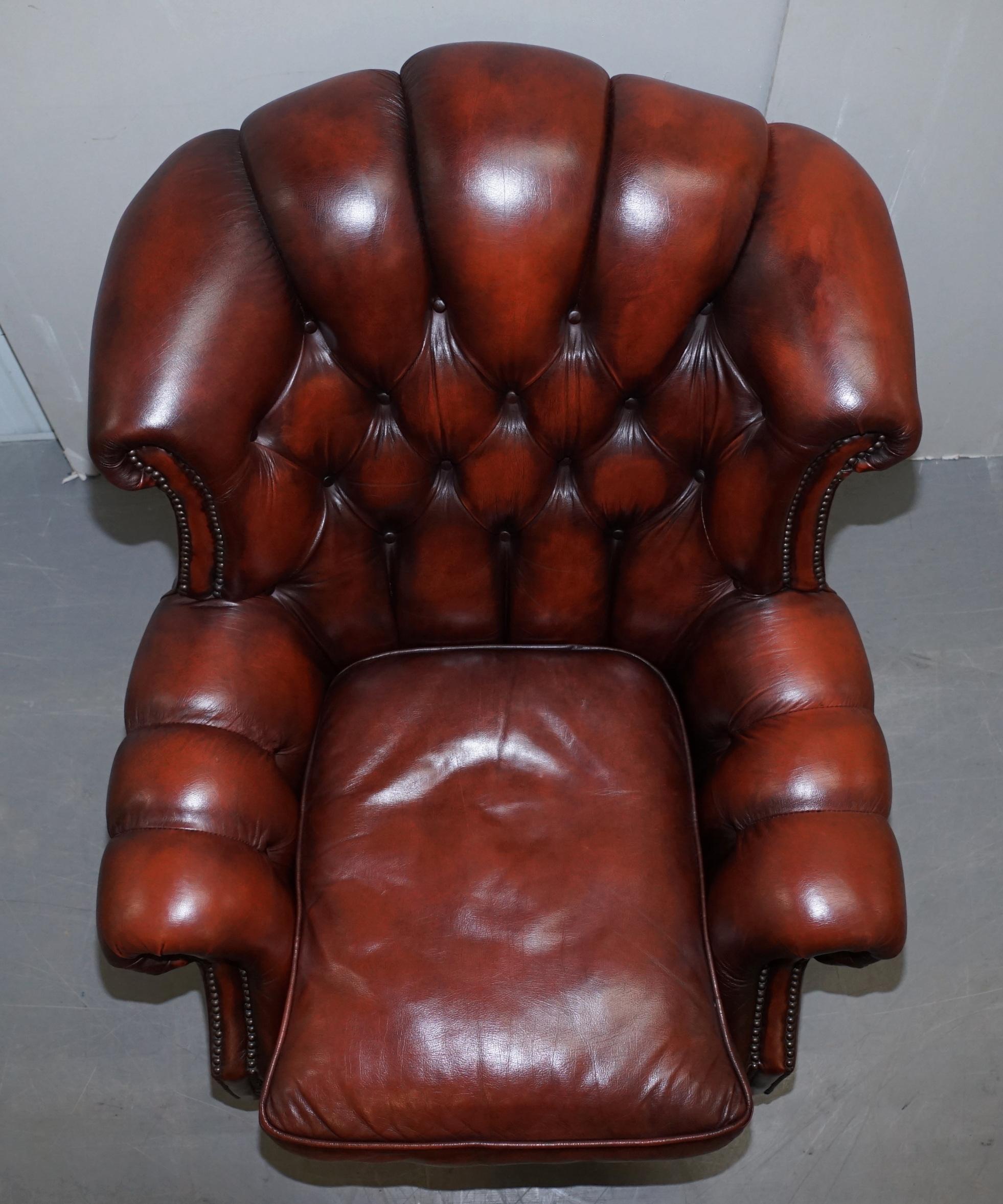 Fine Pair of Made in England Winchester Oxblood Leather Chesterfield Armchairs 11