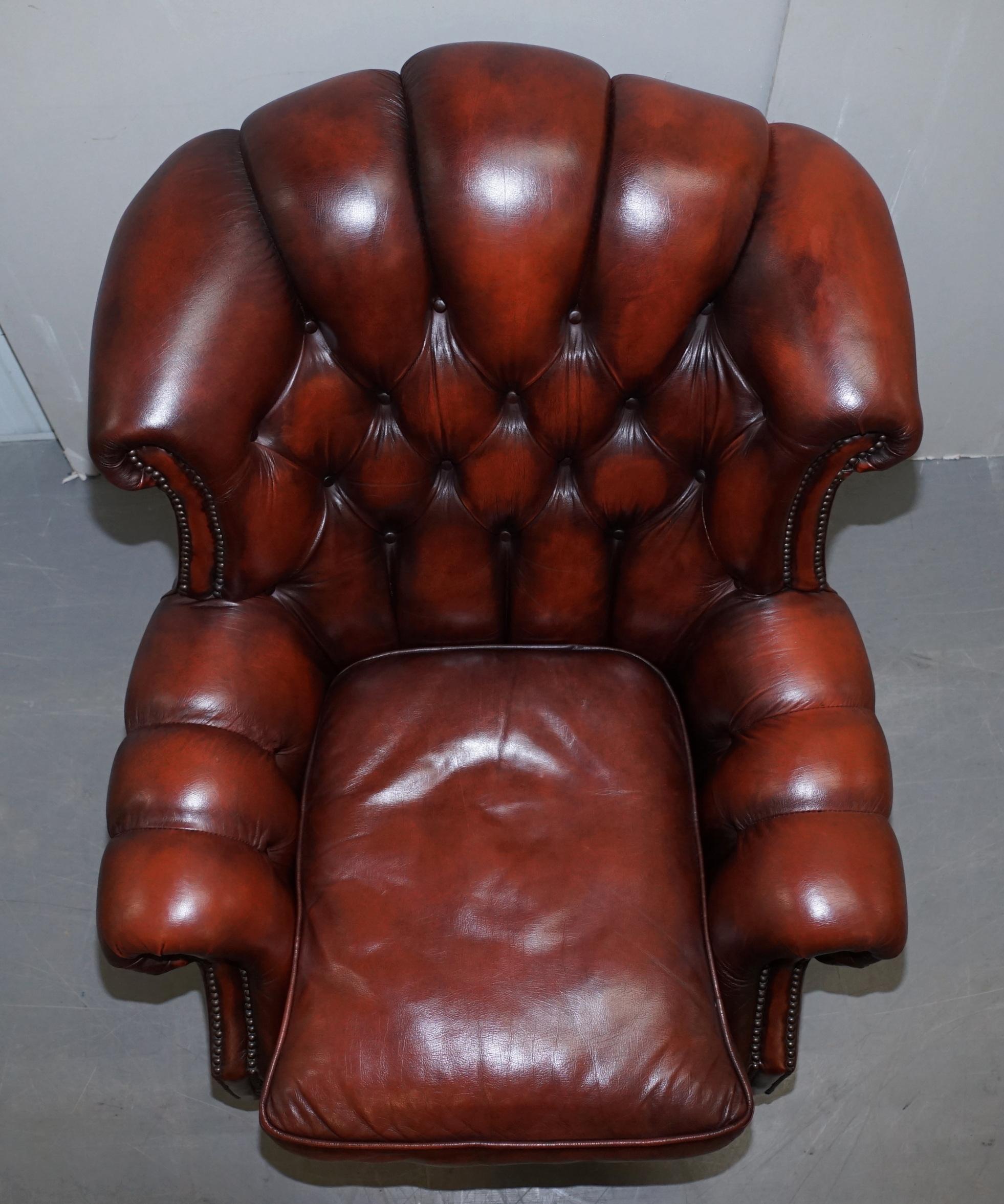 Fine Pair of Made in England Winchester Oxblood Leather Chesterfield Armchairs 10