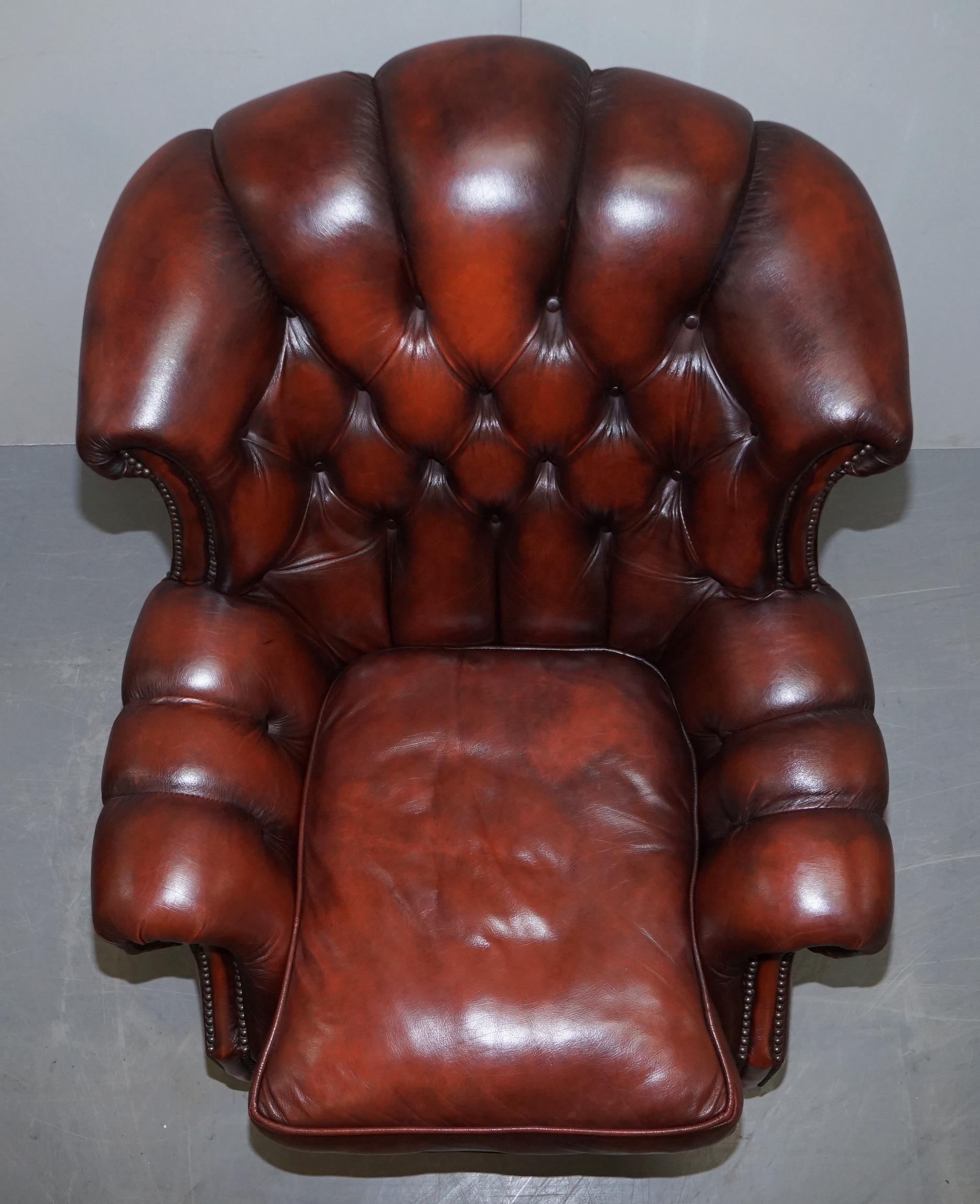 Fine Pair of Made in England Winchester Oxblood Leather Chesterfield Armchairs 1