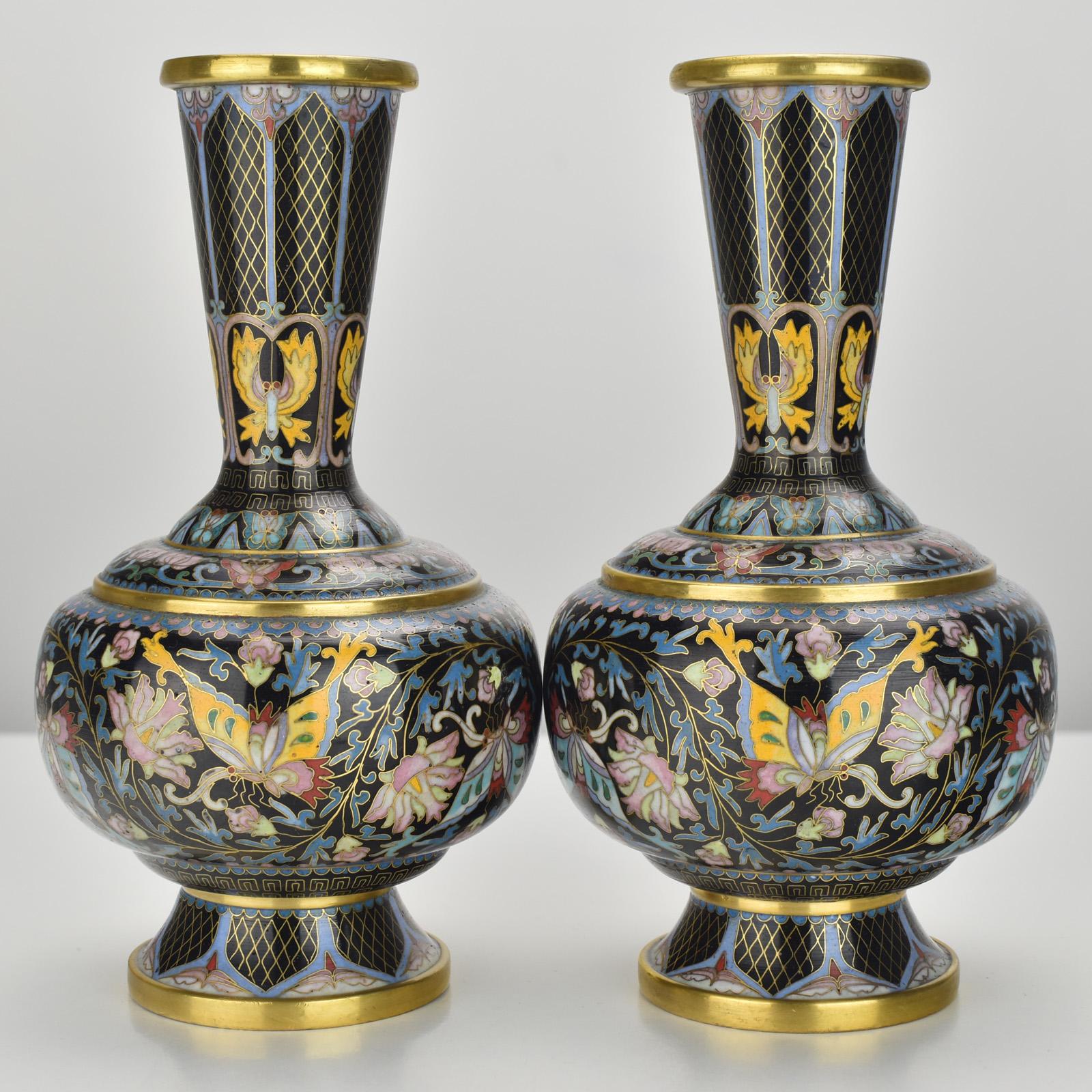 Chinese Fine Pair of Mirrored Gilt Cloisonne Enamel Butterfly Vases China For Sale