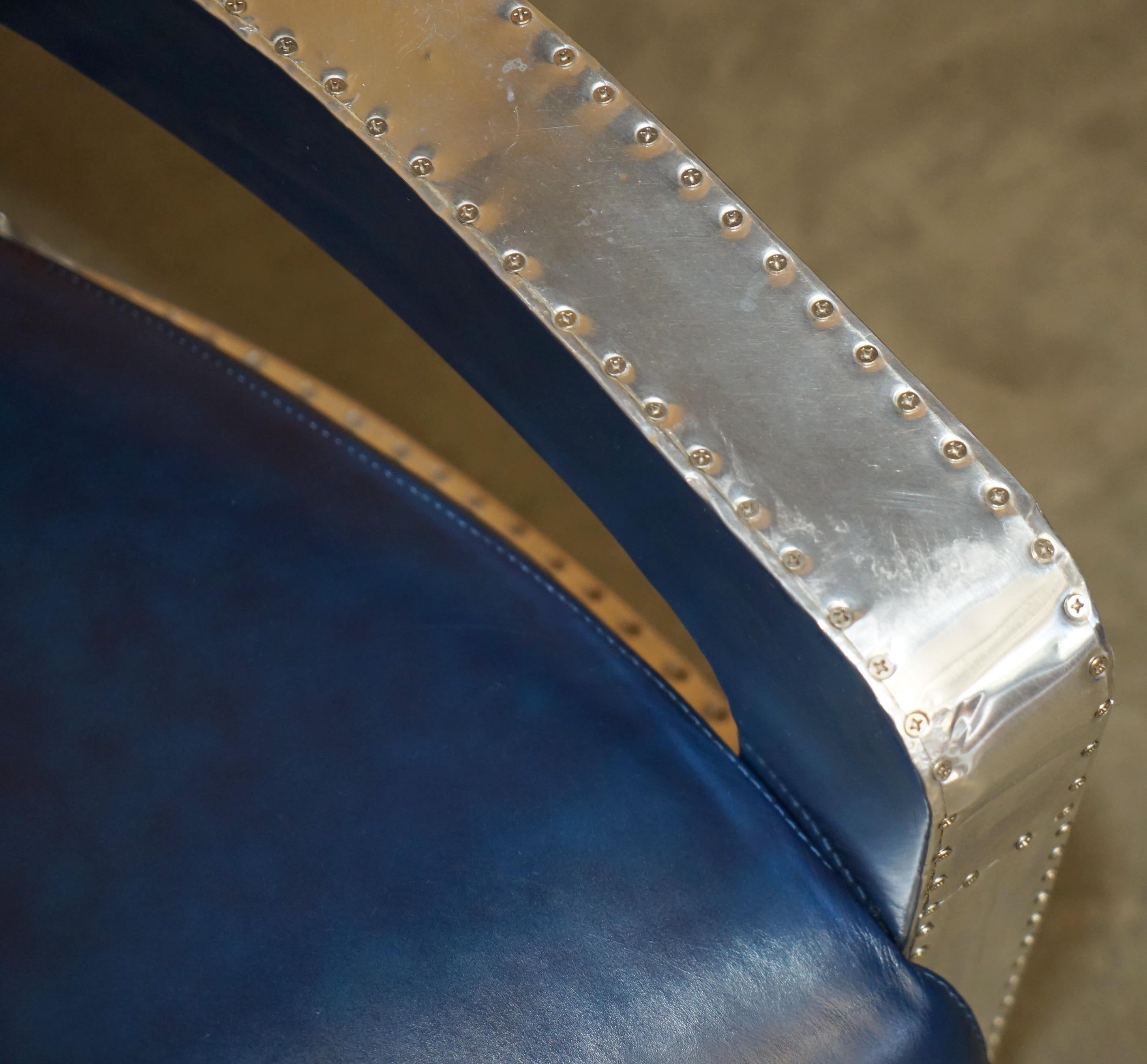 UN BEL PAIO DI POLTRONE AVIATOR ROCKET IN PELLE BLU NAPOLEONICA E ALLUMINIO LUCIDO in vendita 10