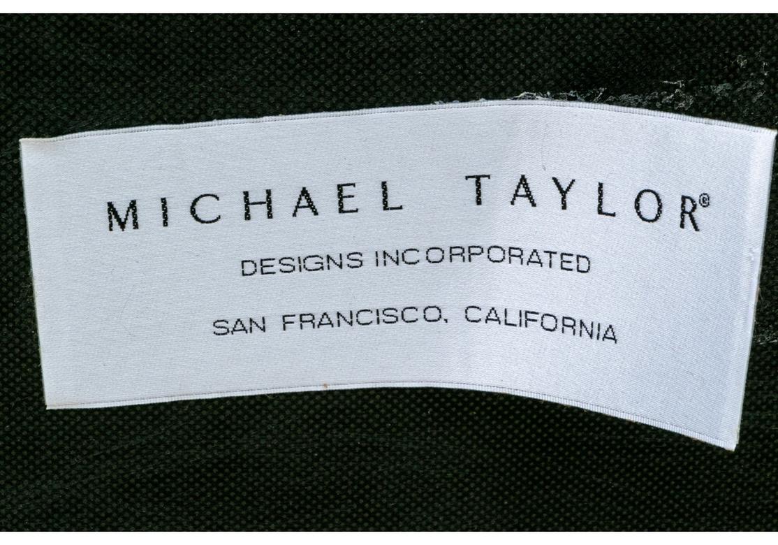 Ein Paar neoklassizistische geschnitzte und vergoldete Fauteuils von Michael Taylor Designs In im Angebot 5