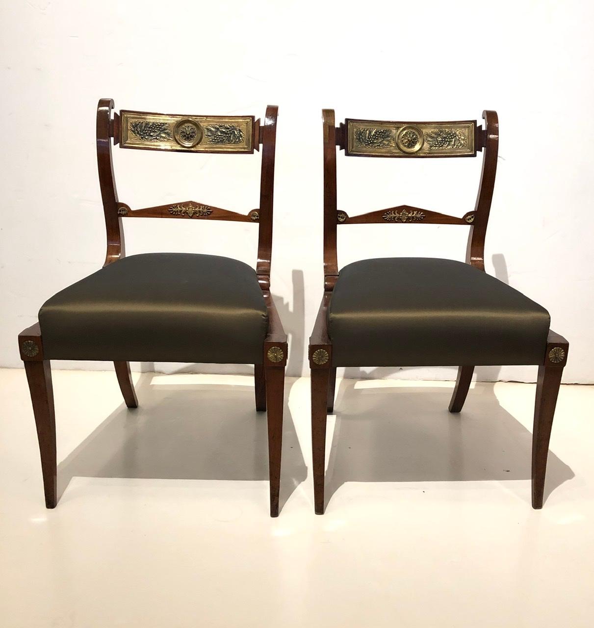 Italian Fine Pair of Neoclassical Side Chairs, 1st Half 19th Century For Sale