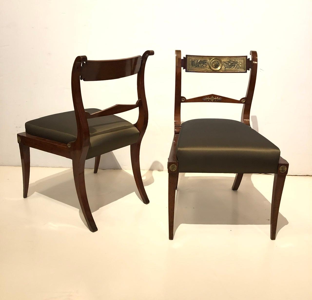 Polished Fine Pair of Neoclassical Side Chairs, 1st Half 19th Century For Sale