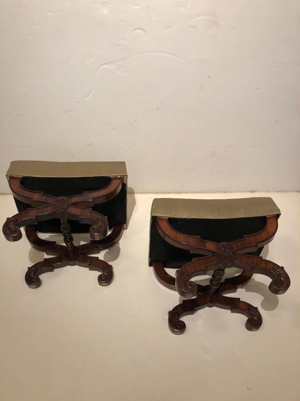 Fine Pair of Neoclassical Stools In Good Condition For Sale In New York, NY