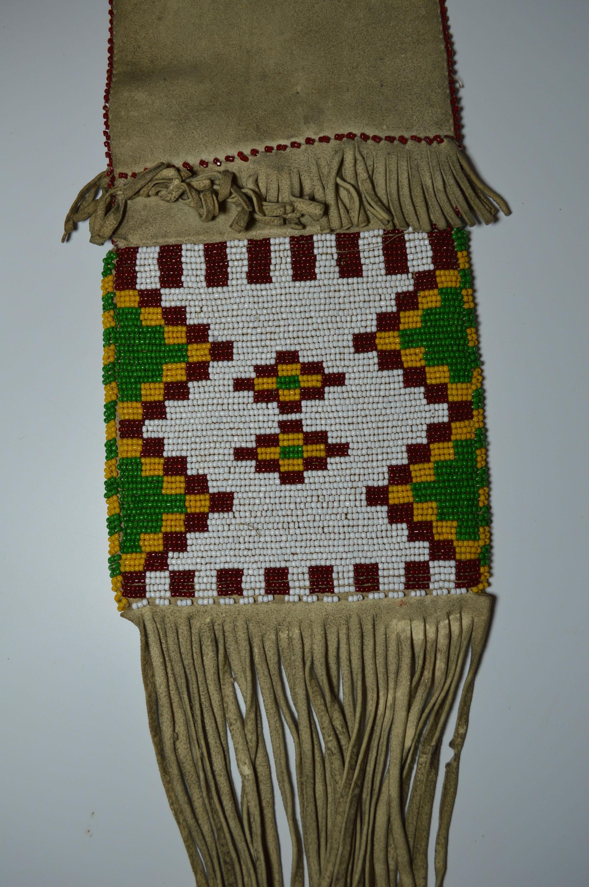 20th Century Fine Pair of Old Native American Indian Sarcee (Tsuut'ina) Beaded Pipe Bags