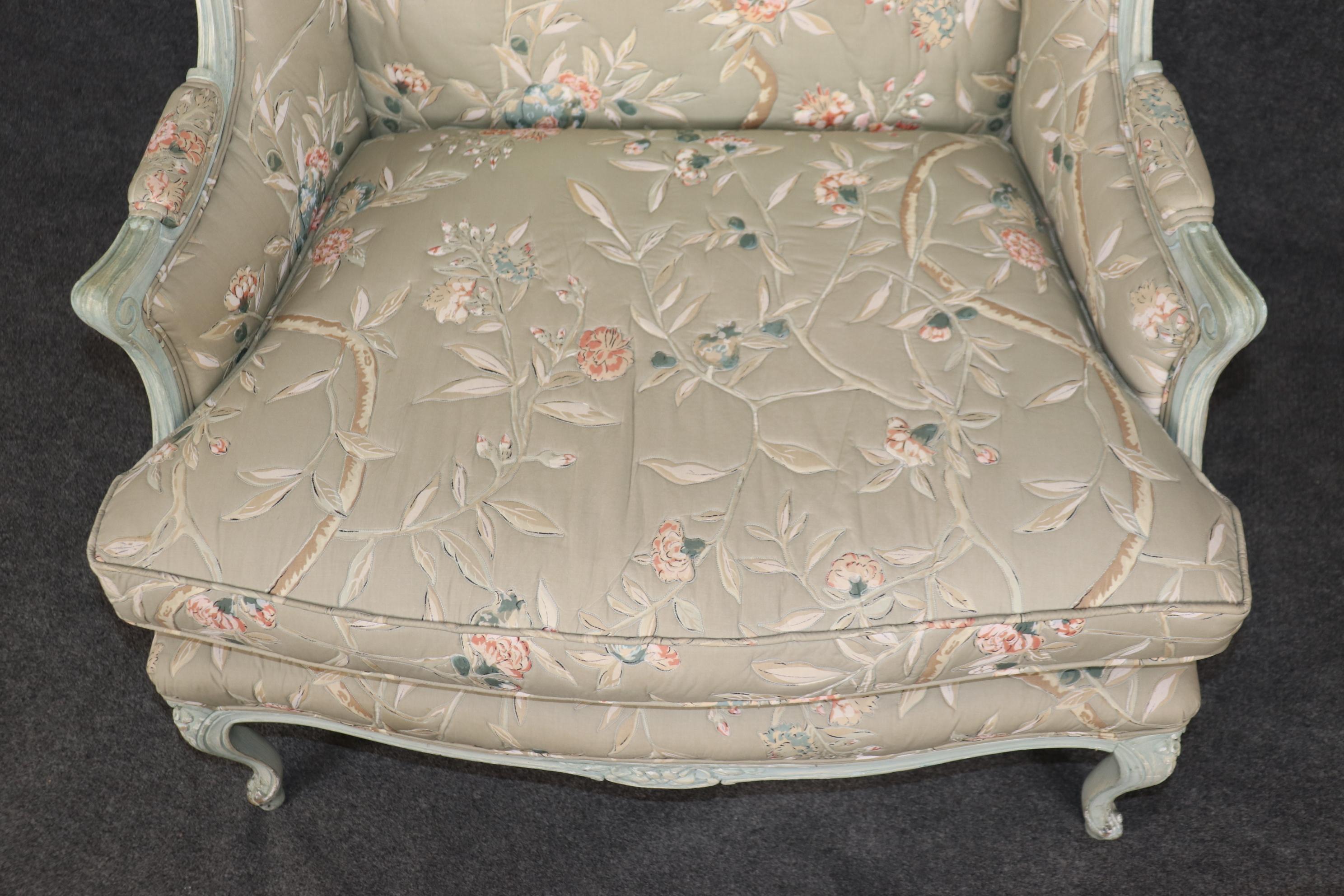 Paire de chaises de style Louis XV, décorées à la peinture, de style Marquis Bergere en vente 6