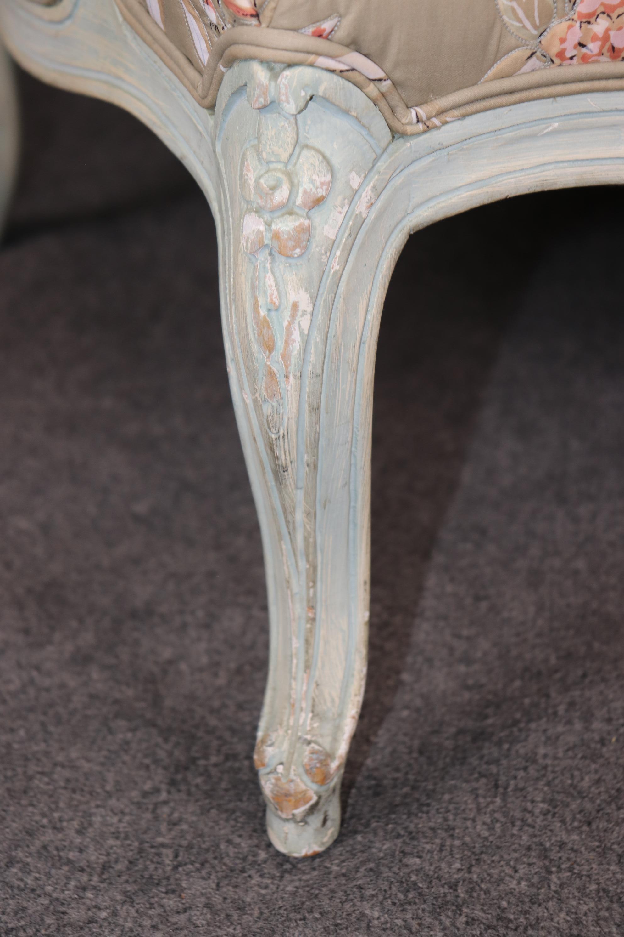 Paire de chaises de style Louis XV, décorées à la peinture, de style Marquis Bergere en vente 2