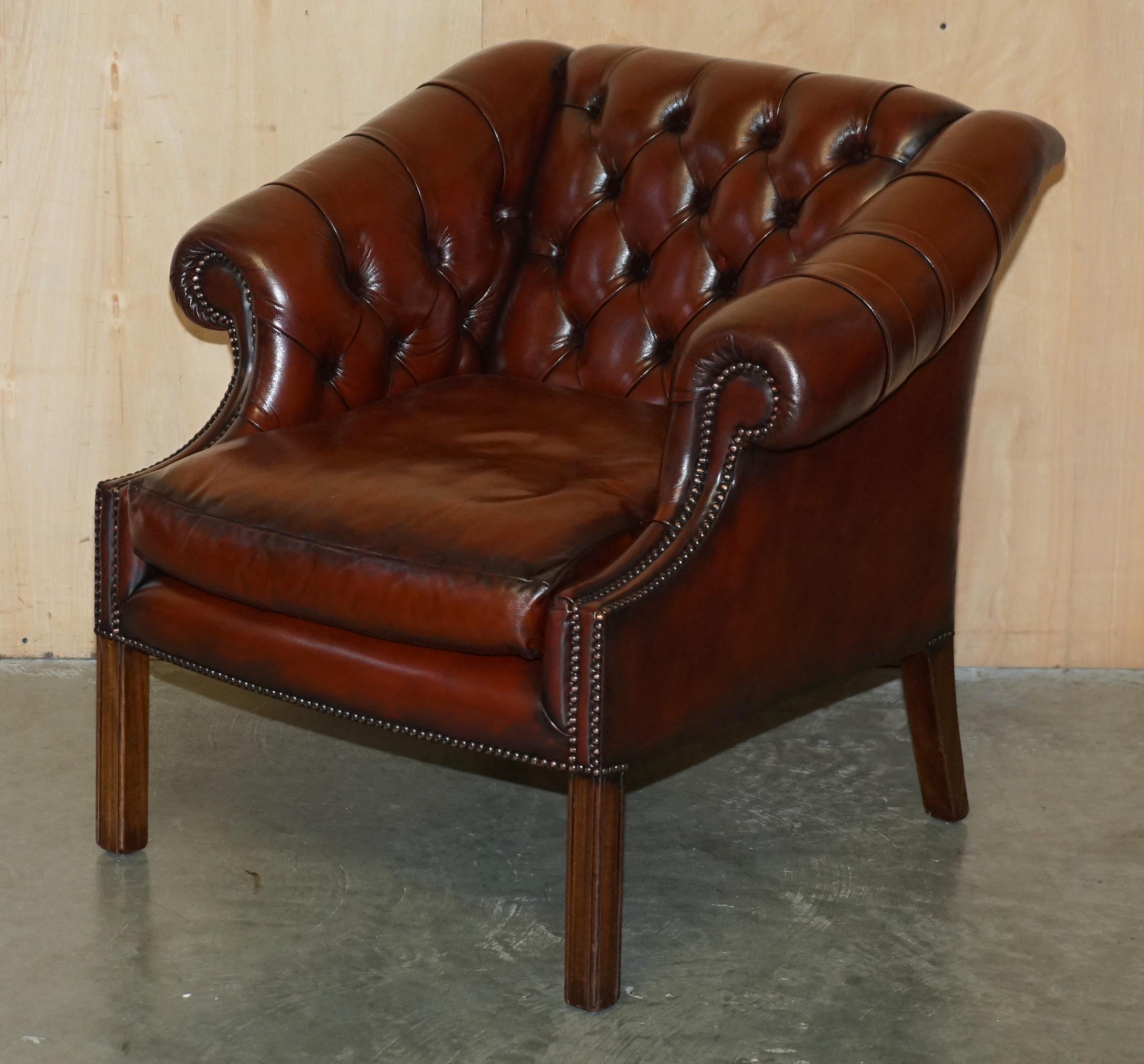 UN BEL PAIO DI POLTRONE DA CLUB IN PELLE MARRONE RESTAURATE DI CHEsterfield LUTYENS VICEROY in vendita 6