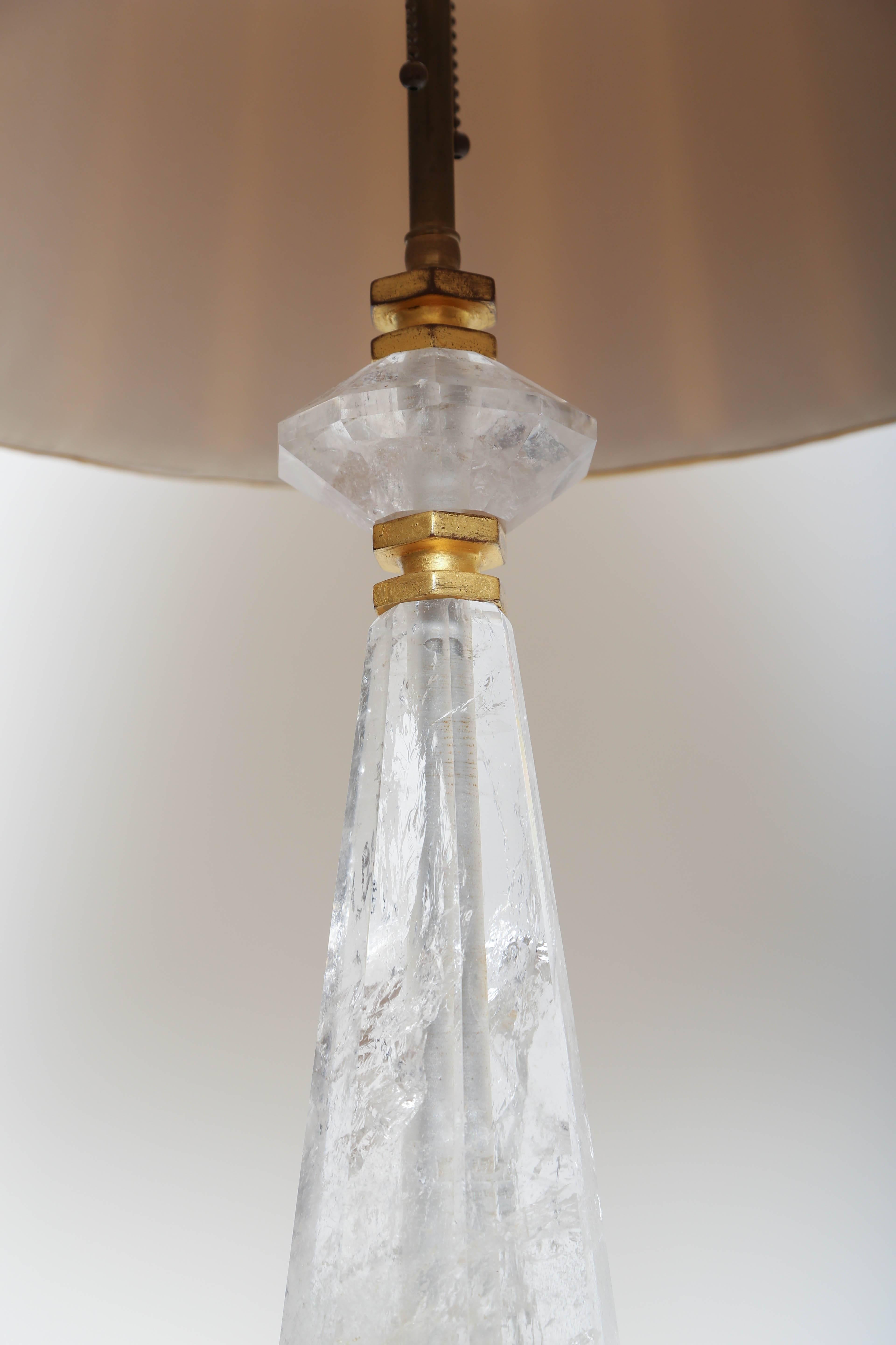 Fine Pair of Geometric-Shaped Rock Crystal and Giltwood Lamps (Shades separate) For Sale 1