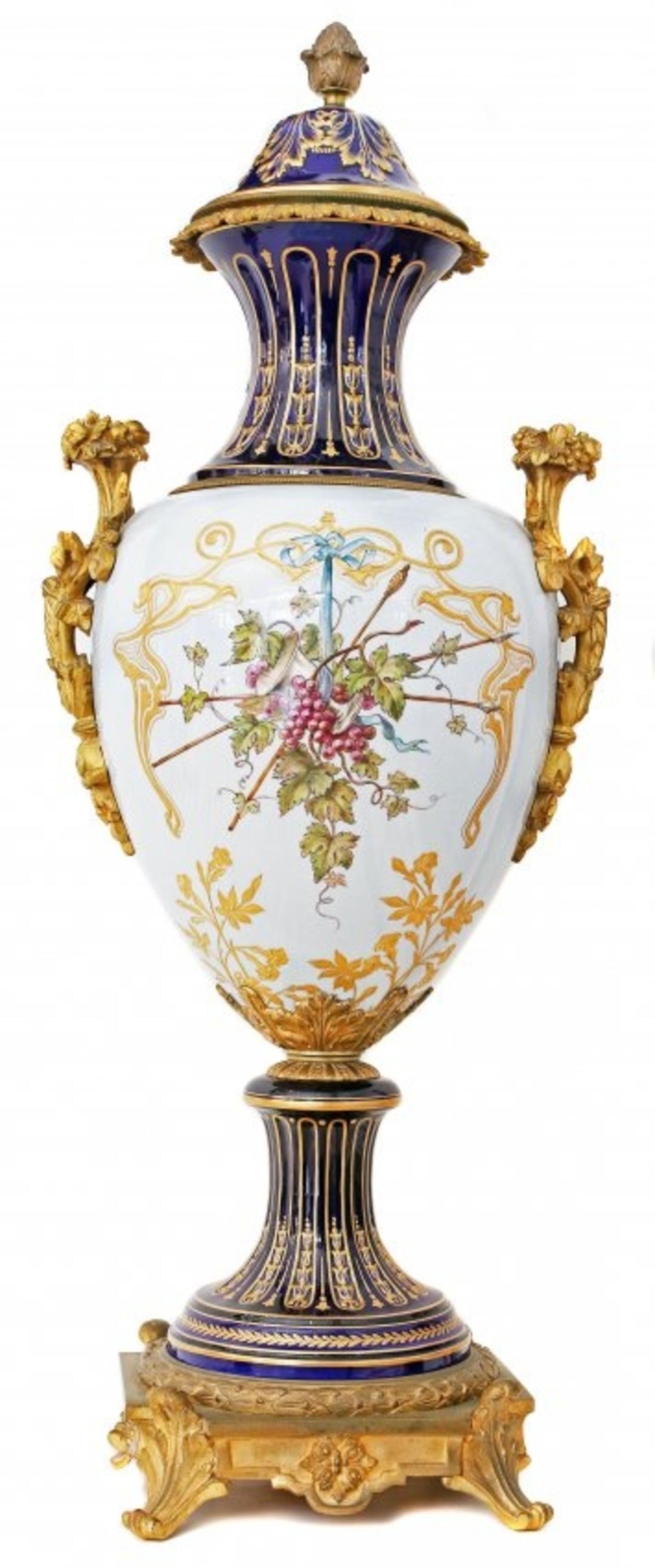 Fine Pair of Sevres Gilt Bronze-Mounted Painted, Parcel-Gilt Porcelain Vases In Good Condition For Sale In West Palm Beach, FL
