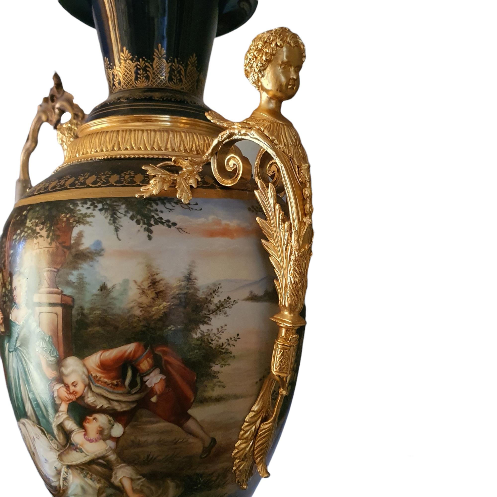 Fine Pair of Sèvres Napoleonic Porcelain Vases In Good Condition In PALERMO, IT