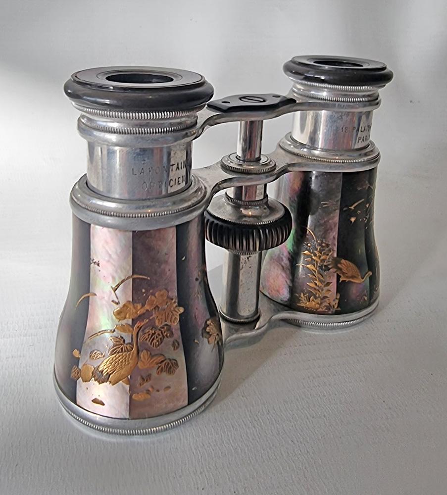 Fine pair of Shibayama mother of Pearl Opera Glasses im Zustand „Gut“ im Angebot in London, GB