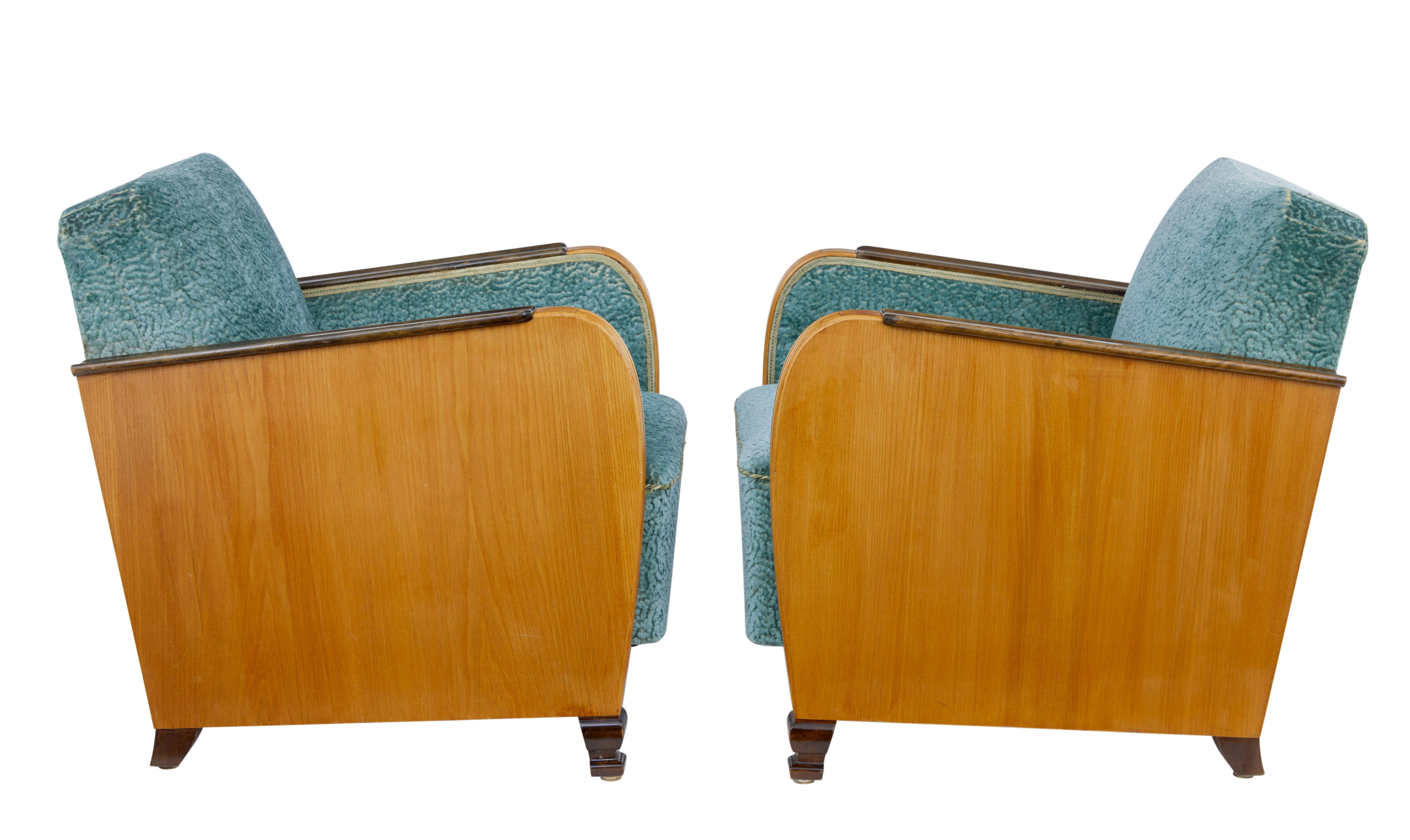 Fine pair of Swedish elm and birch armchairs In Good Condition For Sale In Debenham, Suffolk