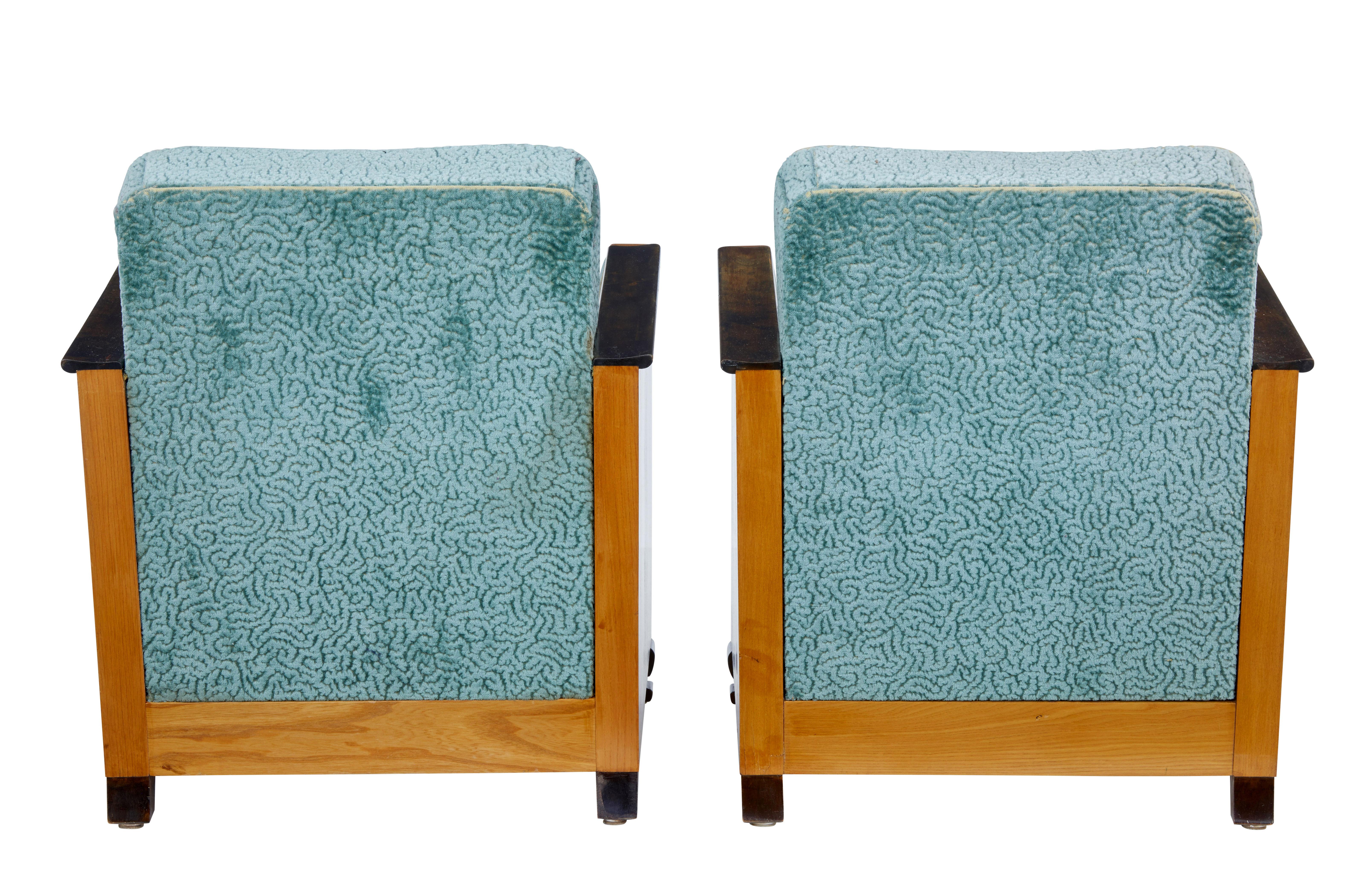 Schwedisches Paar Sessel aus Ulme und Birke, Paar (20. Jahrhundert) im Angebot
