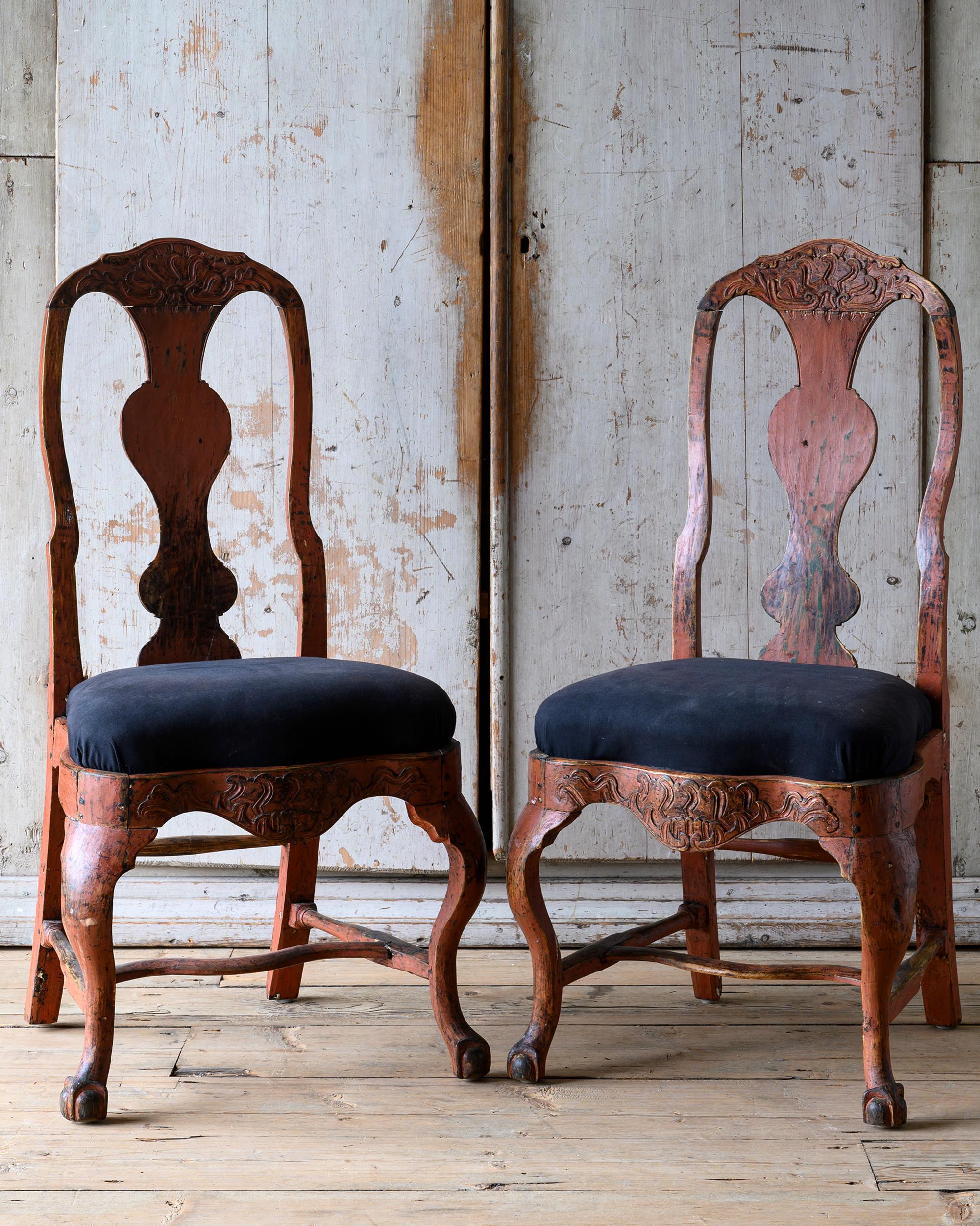 Fine pair 18th century Swedish late baroque chairs in their original finish with great patina and proportions. Ca 1850 Sweden. 