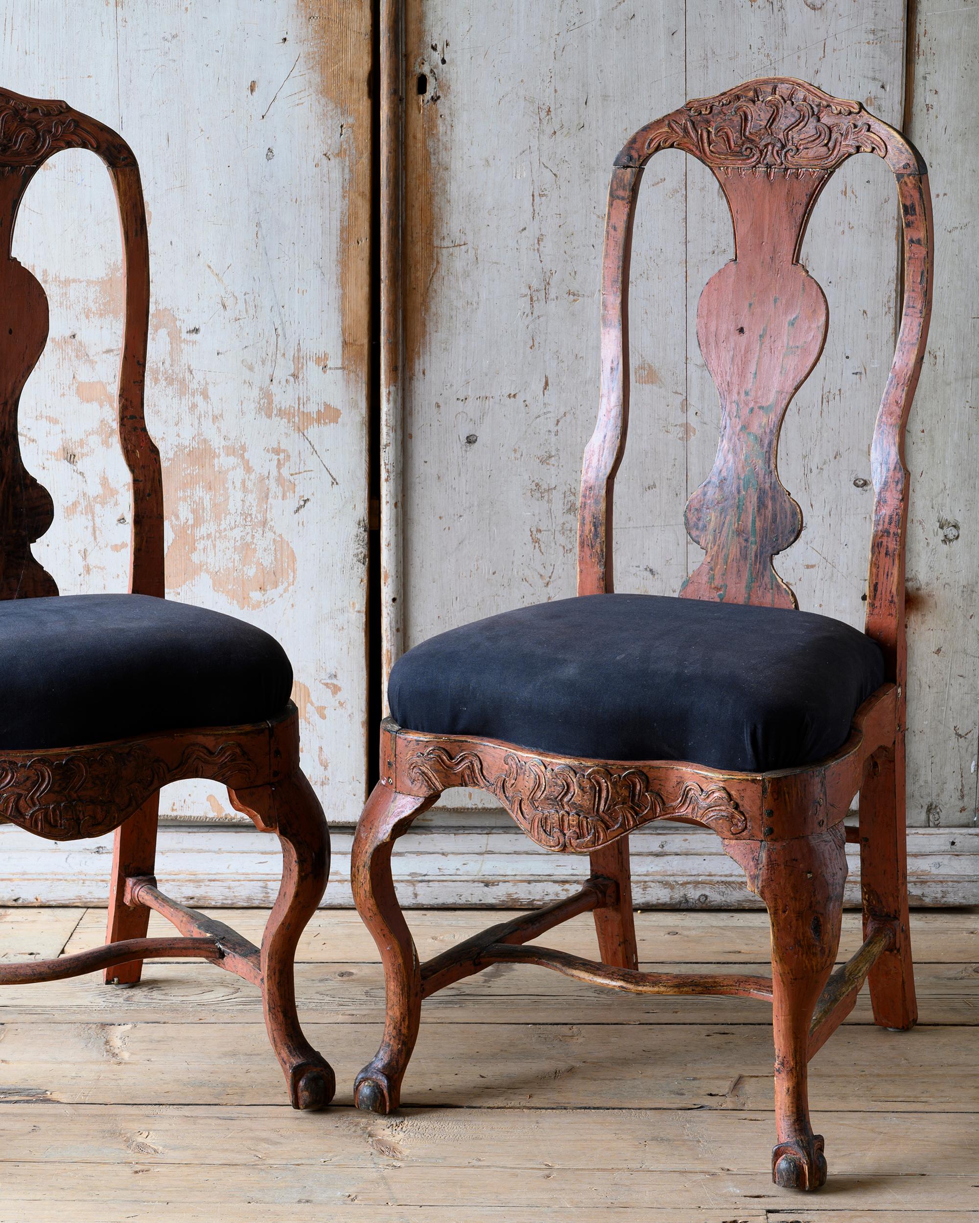 Hand-Crafted Fine Pair of Swedish Late Baroque Chairs For Sale