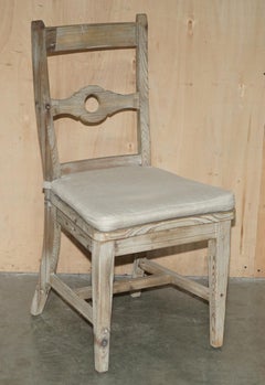 FINE PAIR OF SWEDISH STYLE LOAF RECLAIMED PiNE SIDE CHAIRS WITH CUSHIONED SEATS