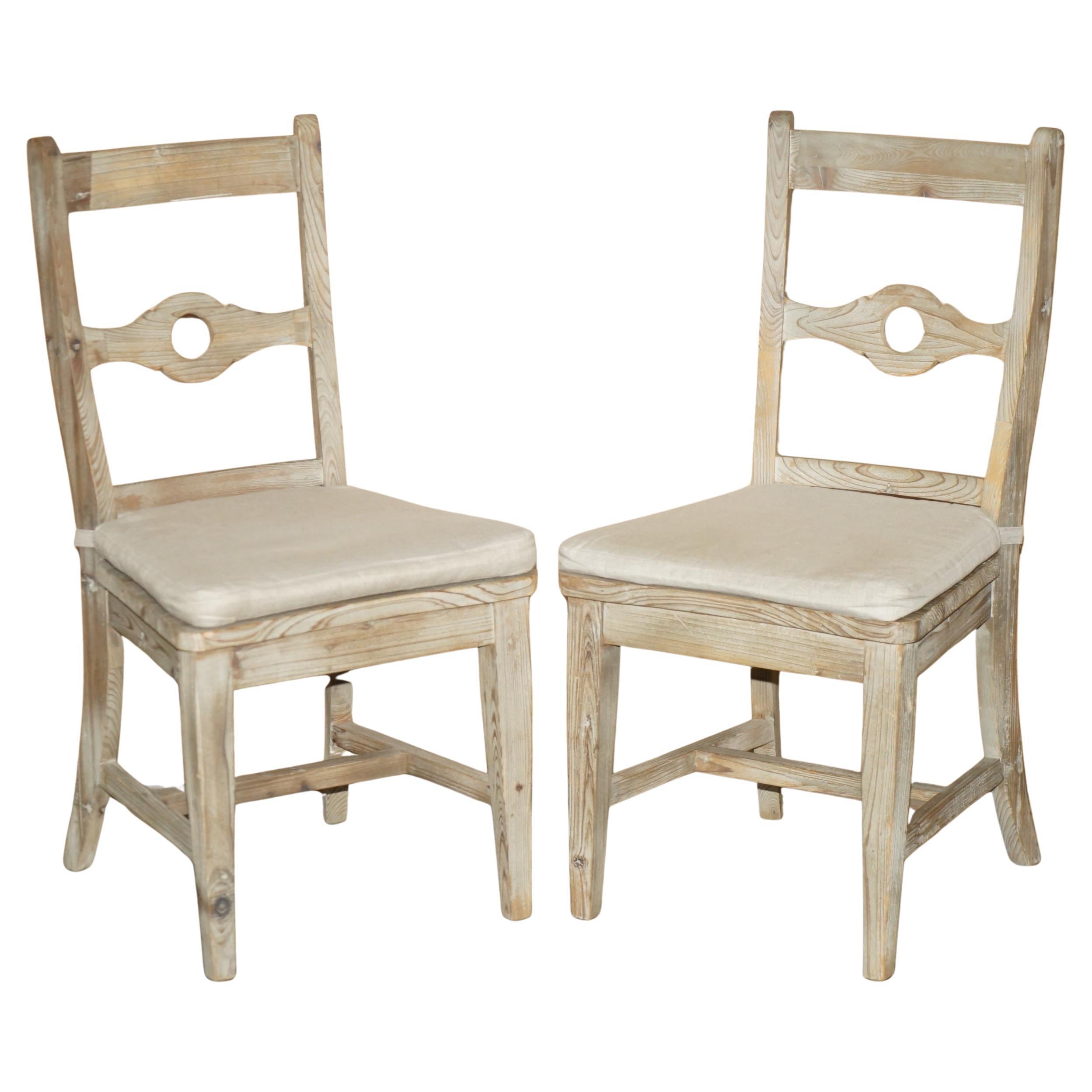 FINE PAIR OF SWEDISH STYLE LOAF RECLAIMED PiNE SIDE CHAIRS WITH CUSHIONED SEATS
