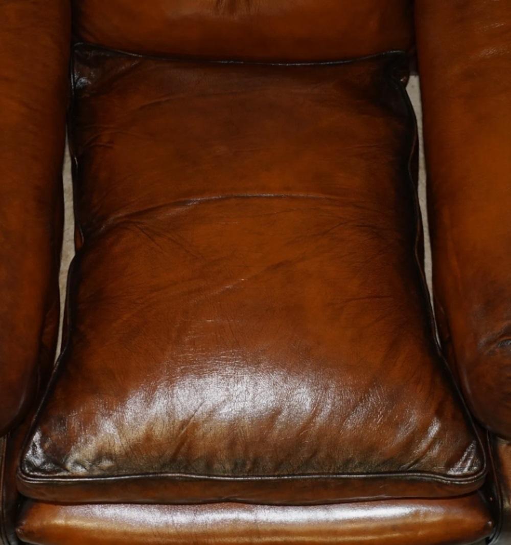 BEL PAIO DI POLTRONE VICTORIANE IN PELLE MARRONE DI CHESTERFIELD IN STILE Howard and Sons in vendita 3