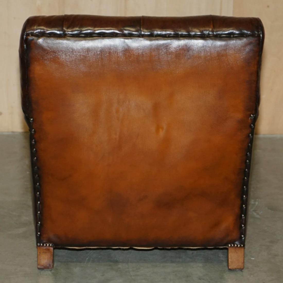 BEL PAIO DI POLTRONE VICTORIANE IN PELLE MARRONE DI CHESTERFIELD IN STILE Howard and Sons in vendita 6