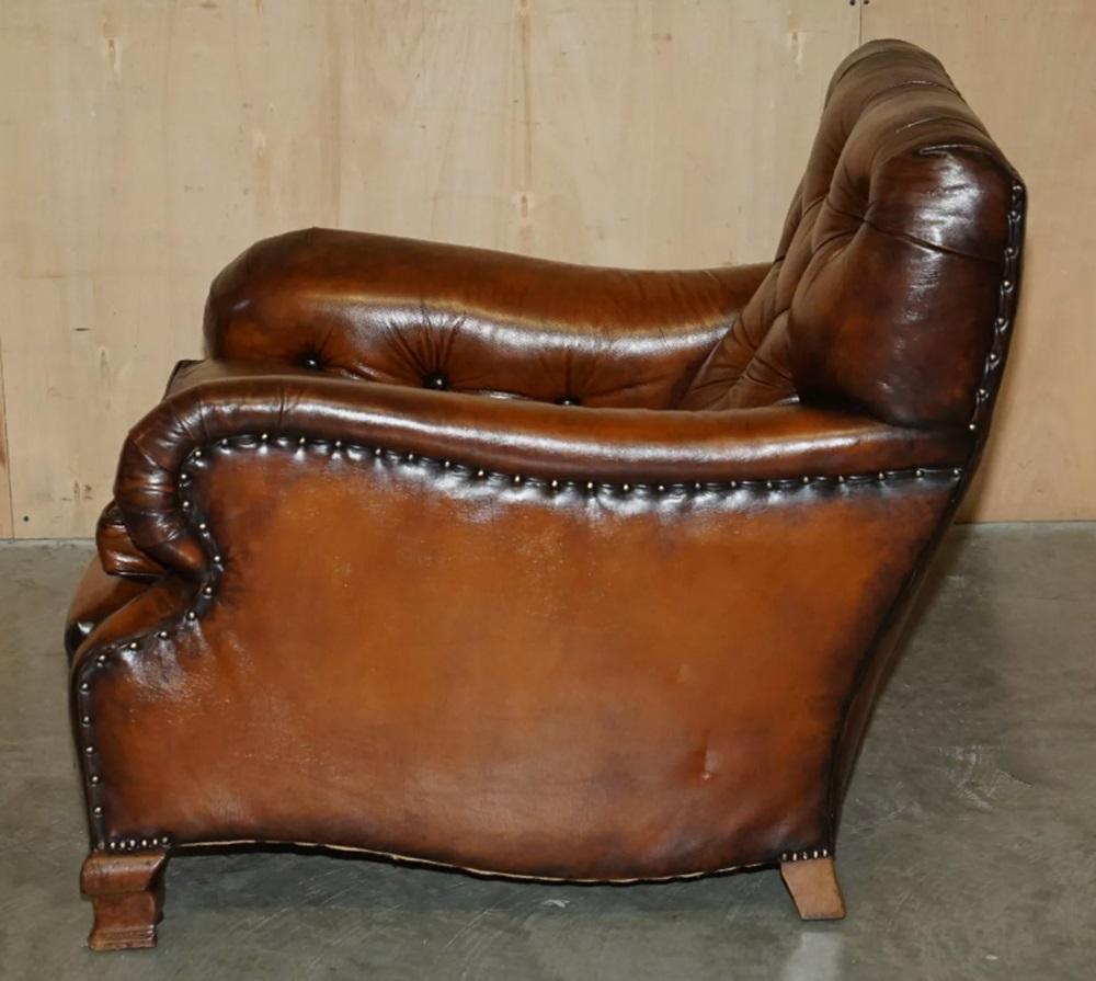 BEL PAIO DI POLTRONE VICTORIANE IN PELLE MARRONE DI CHESTERFIELD IN STILE Howard and Sons in vendita 7