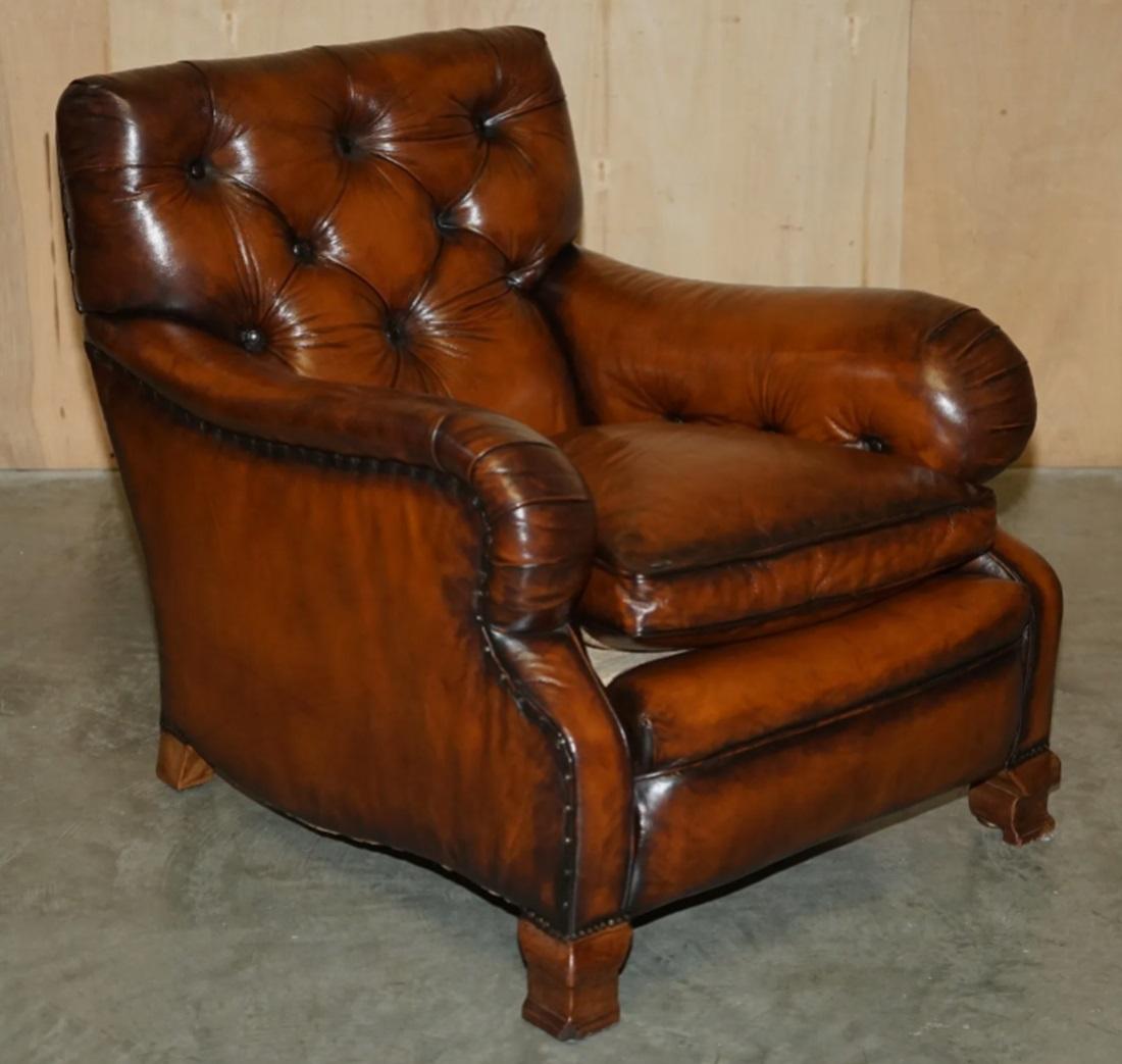 Inglese BEL PAIO DI POLTRONE VICTORIANE IN PELLE MARRONE DI CHESTERFIELD IN STILE Howard and Sons in vendita