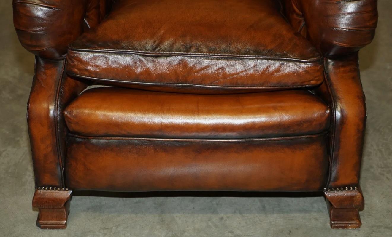 Pelle BEL PAIO DI POLTRONE VICTORIANE IN PELLE MARRONE DI CHESTERFIELD IN STILE Howard and Sons in vendita