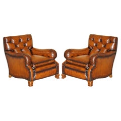 FINE PAIR OF VICTORIAN CHESTERFIELD BROWN LEATHER HOWARD & SON'S STYLE ARMCHAiRS