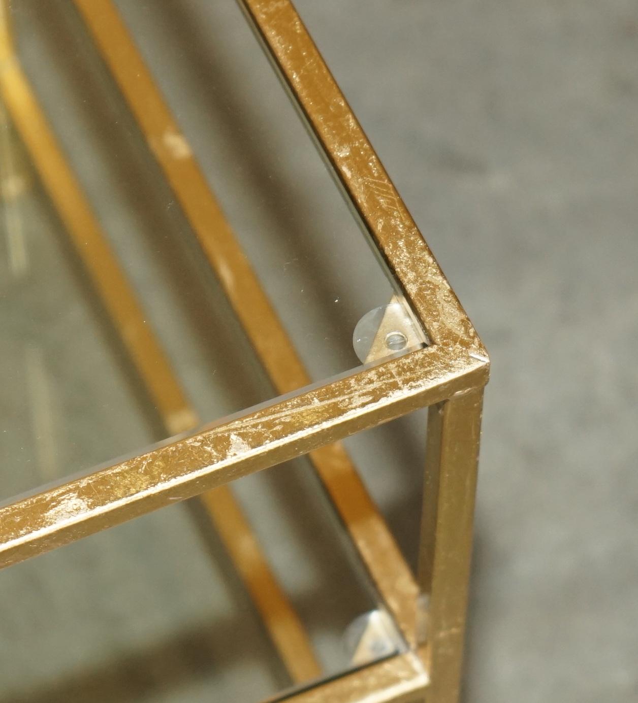 FINE PAIR OF VINTAGE GOLD LEAF PAINTED & GLASS THREE TiER ETAGERE SIDE TABLES For Sale 7