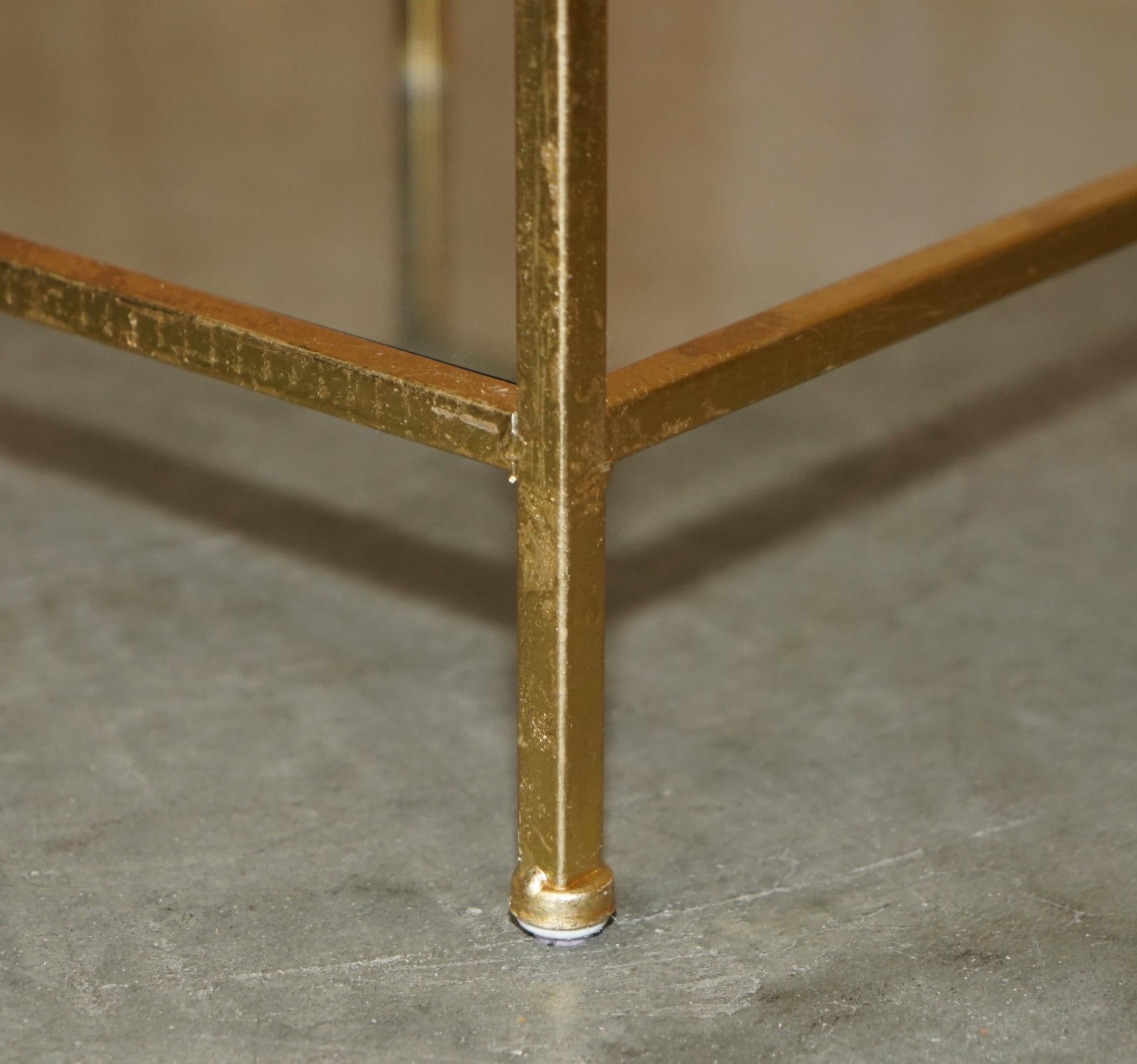 FINE PAIR OF VINTAGE GOLD LEAF PAINTED & GLASS THREE TiER ETAGERE SIDE TABLES For Sale 9